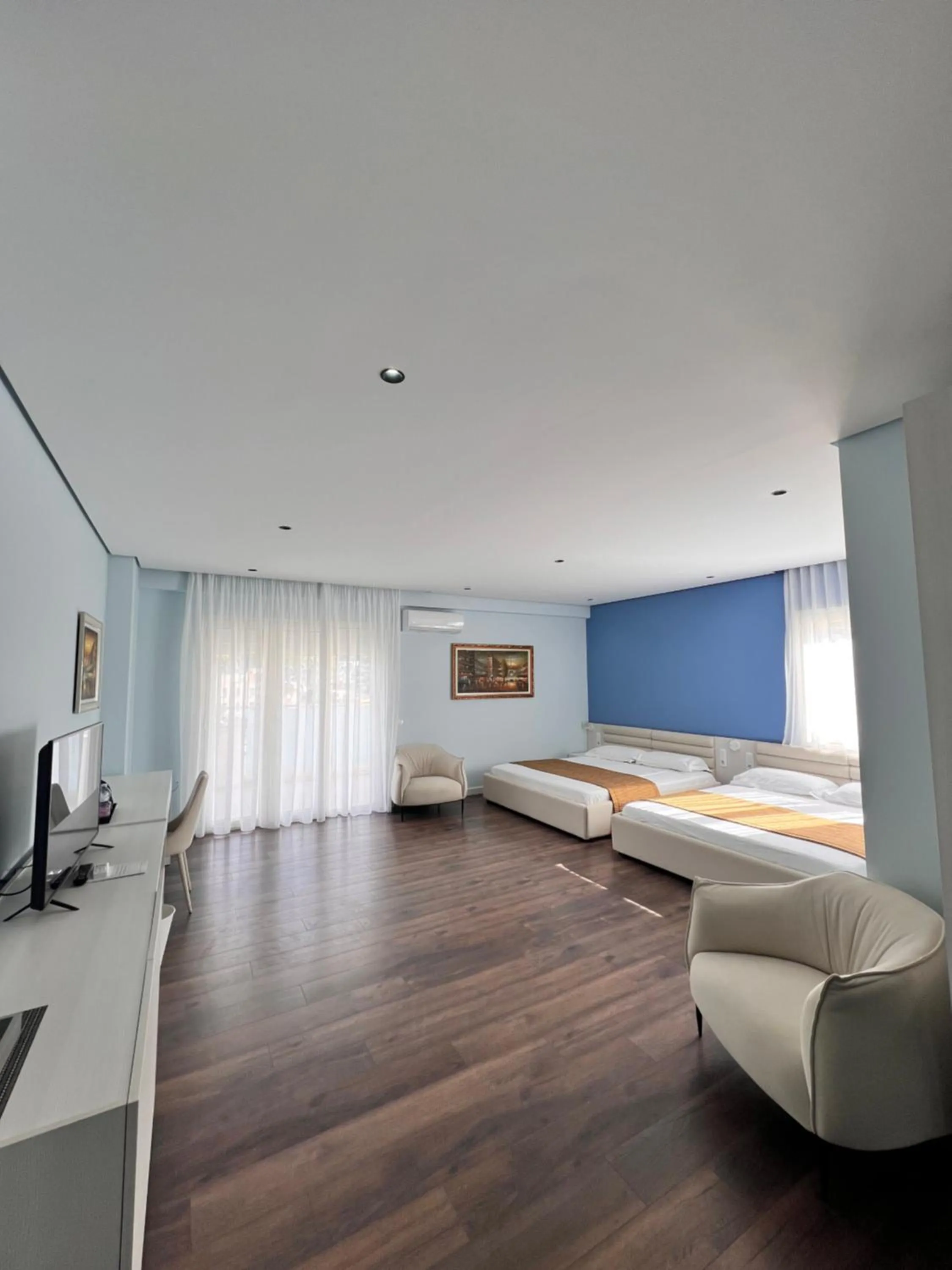 Deluxe Queen Room with Two Queen Beds in Maxi Room