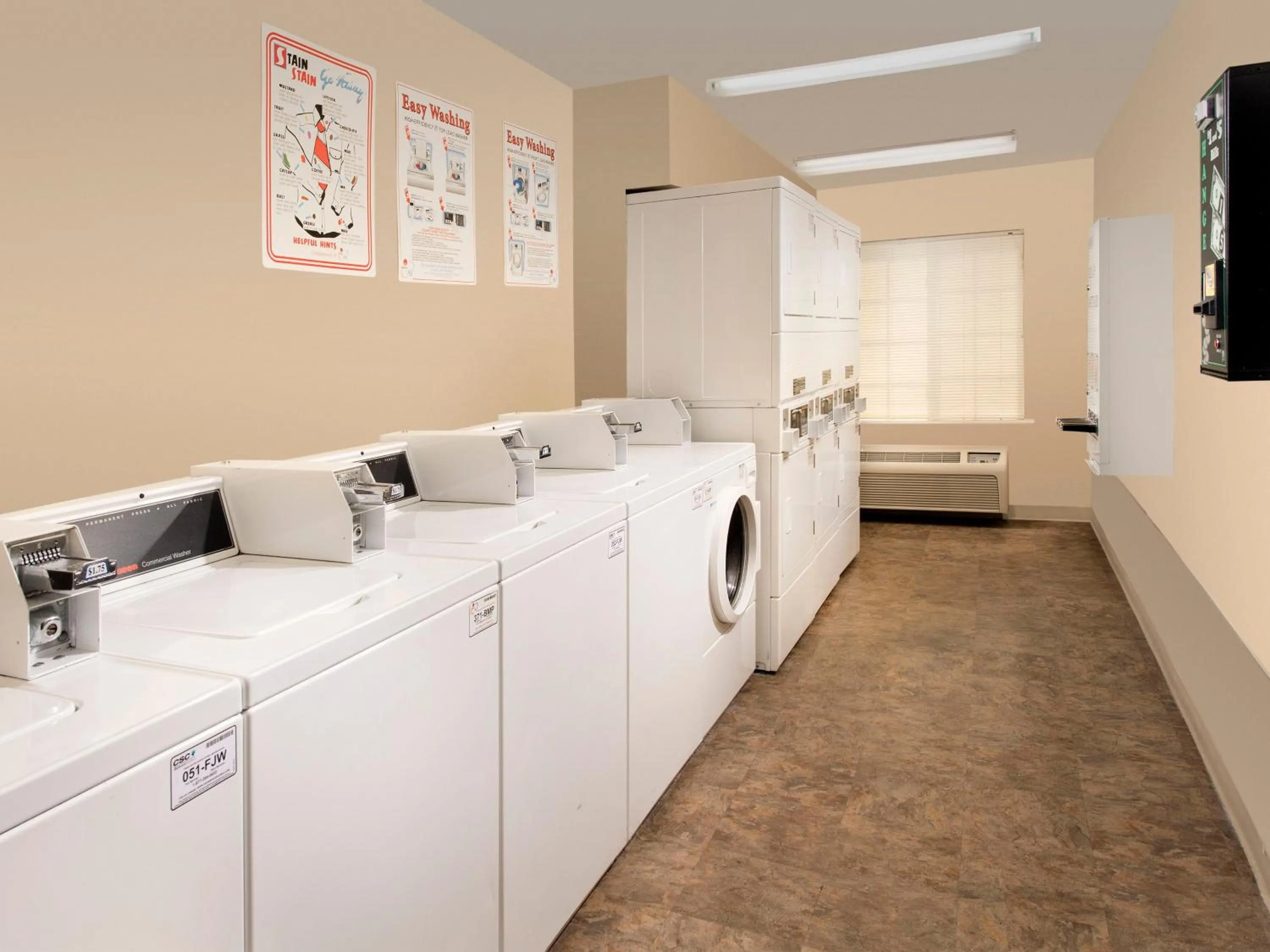 Property building in WoodSpring Suites Topeka