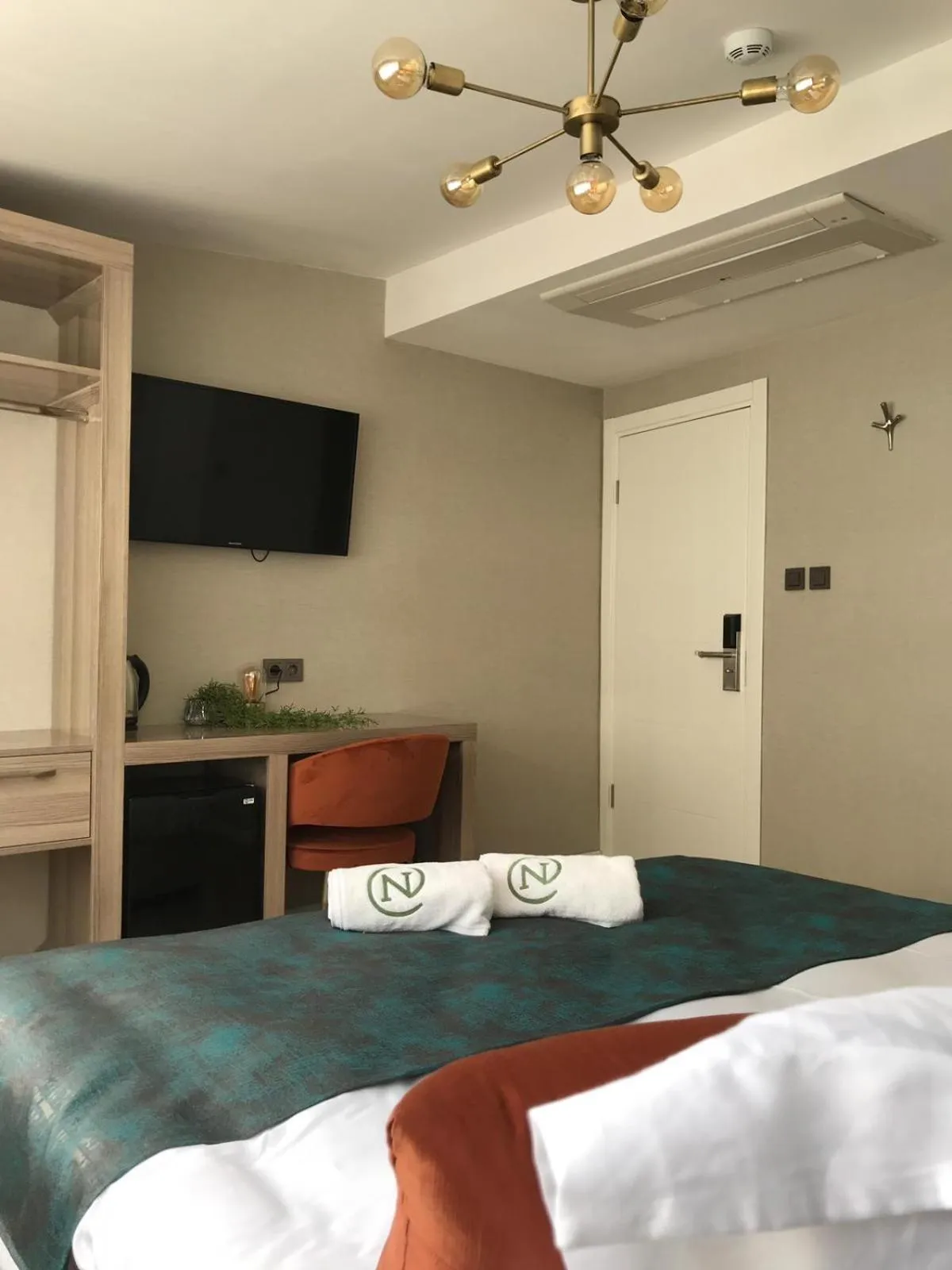 Photo of the whole room, Bed in Nika otel & cafe