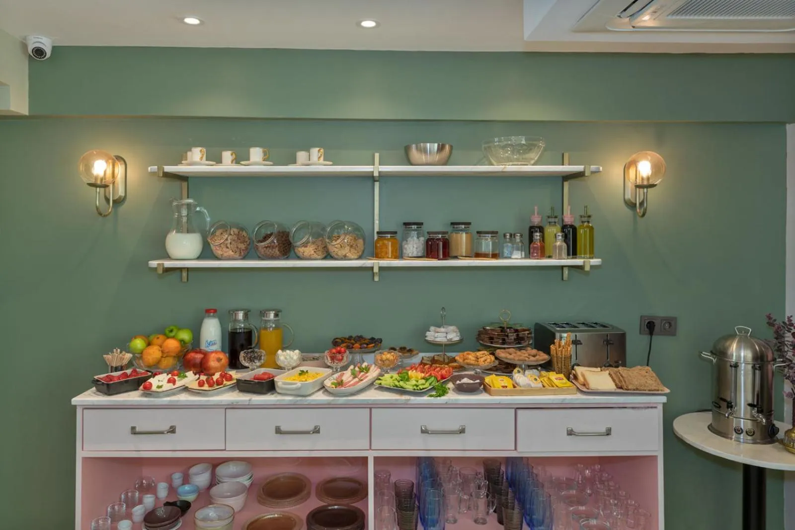 Food and drinks in Nika otel & cafe