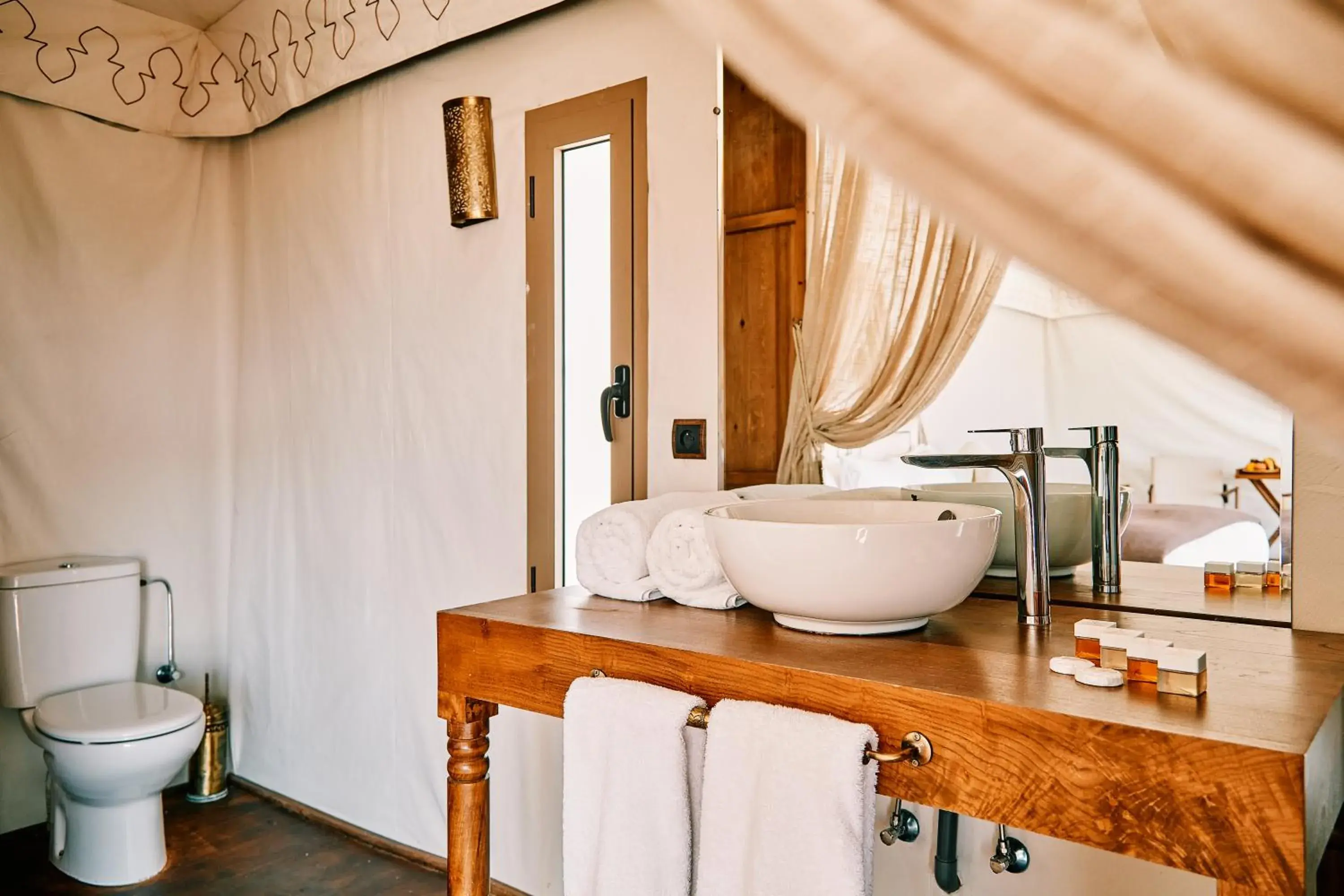 Canyon Lodge in The White Camel Camp - Agafay Desert Activities Canyon Lodge in The White Camel Camp - Agafay Desert Activities