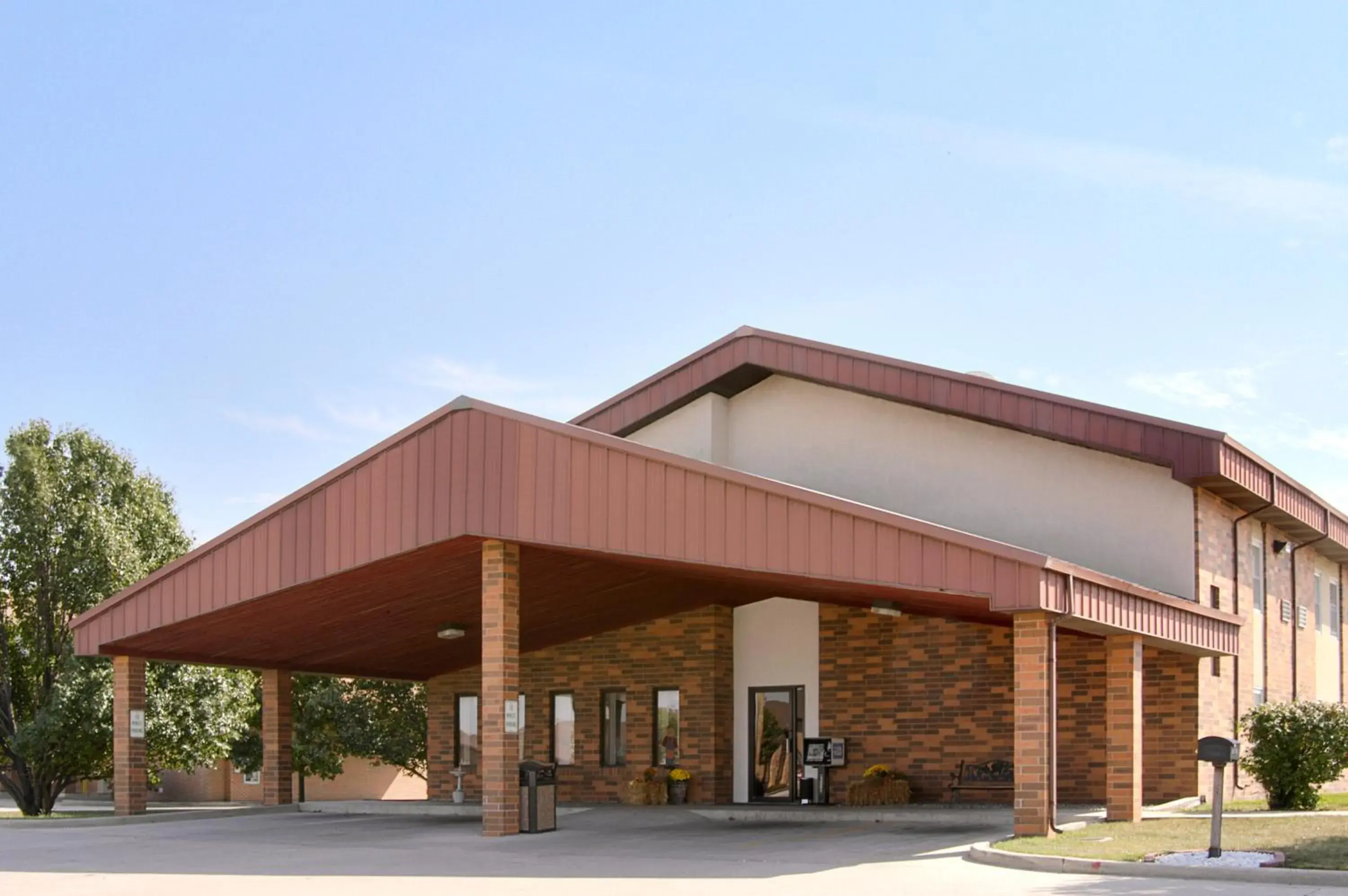 Facade/entrance in Super 8 by Wyndham Tuscola Facade/entrance in Super 8 by Wyndham Tuscola