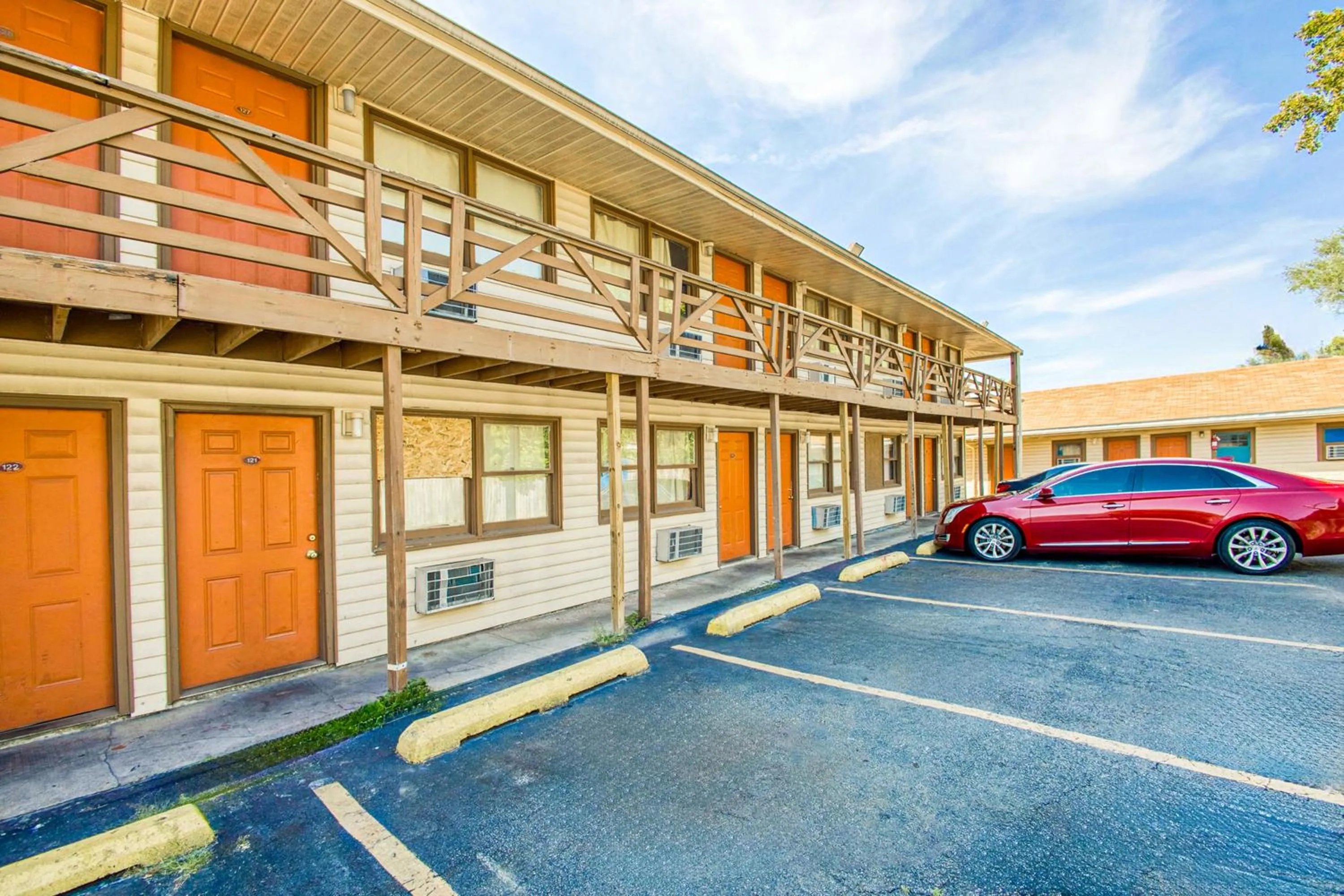 Parking in Hotel O Best Rest Inn Springfield US 36