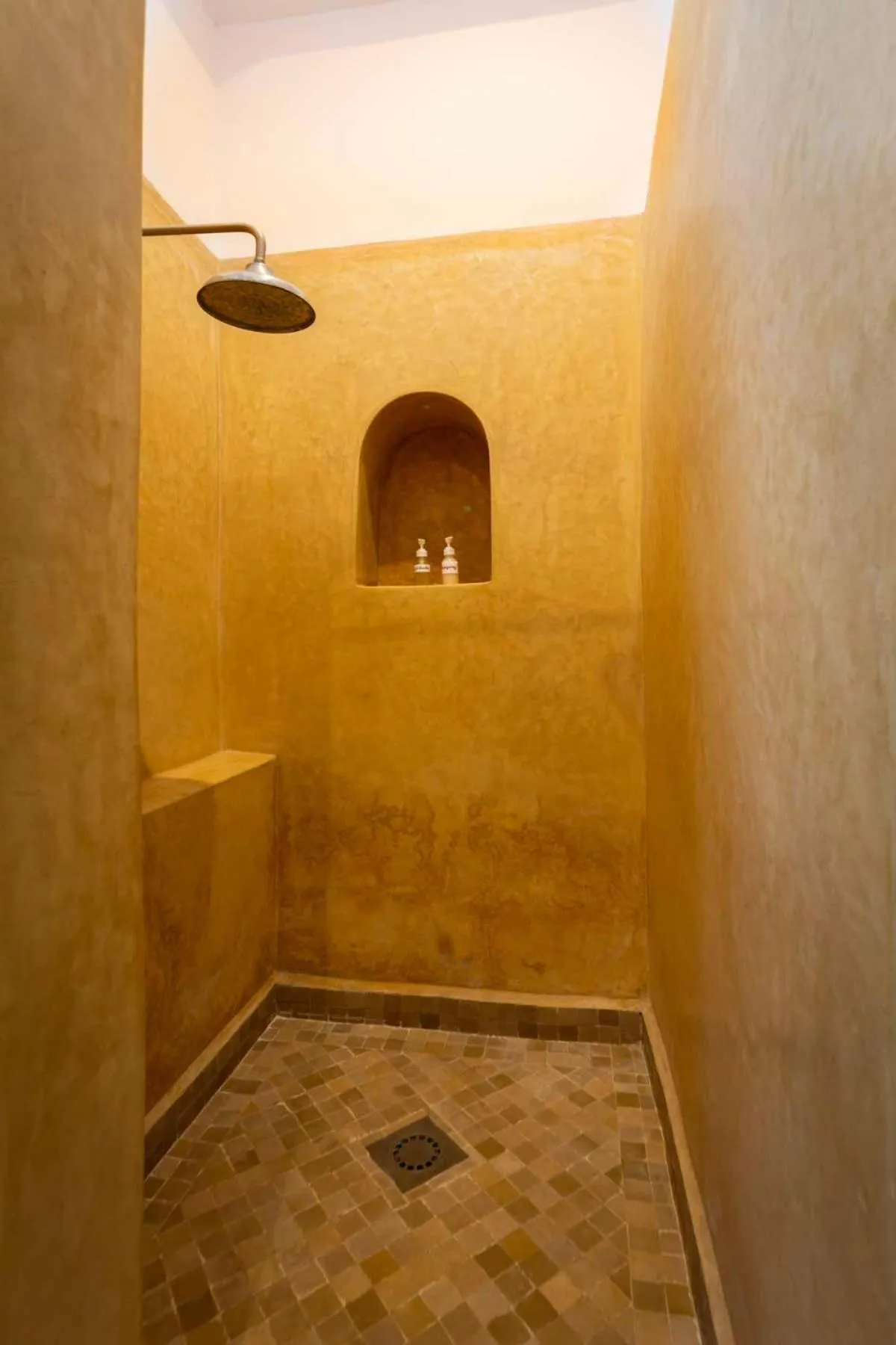 Shower in Riad Ambre et Jasmin
