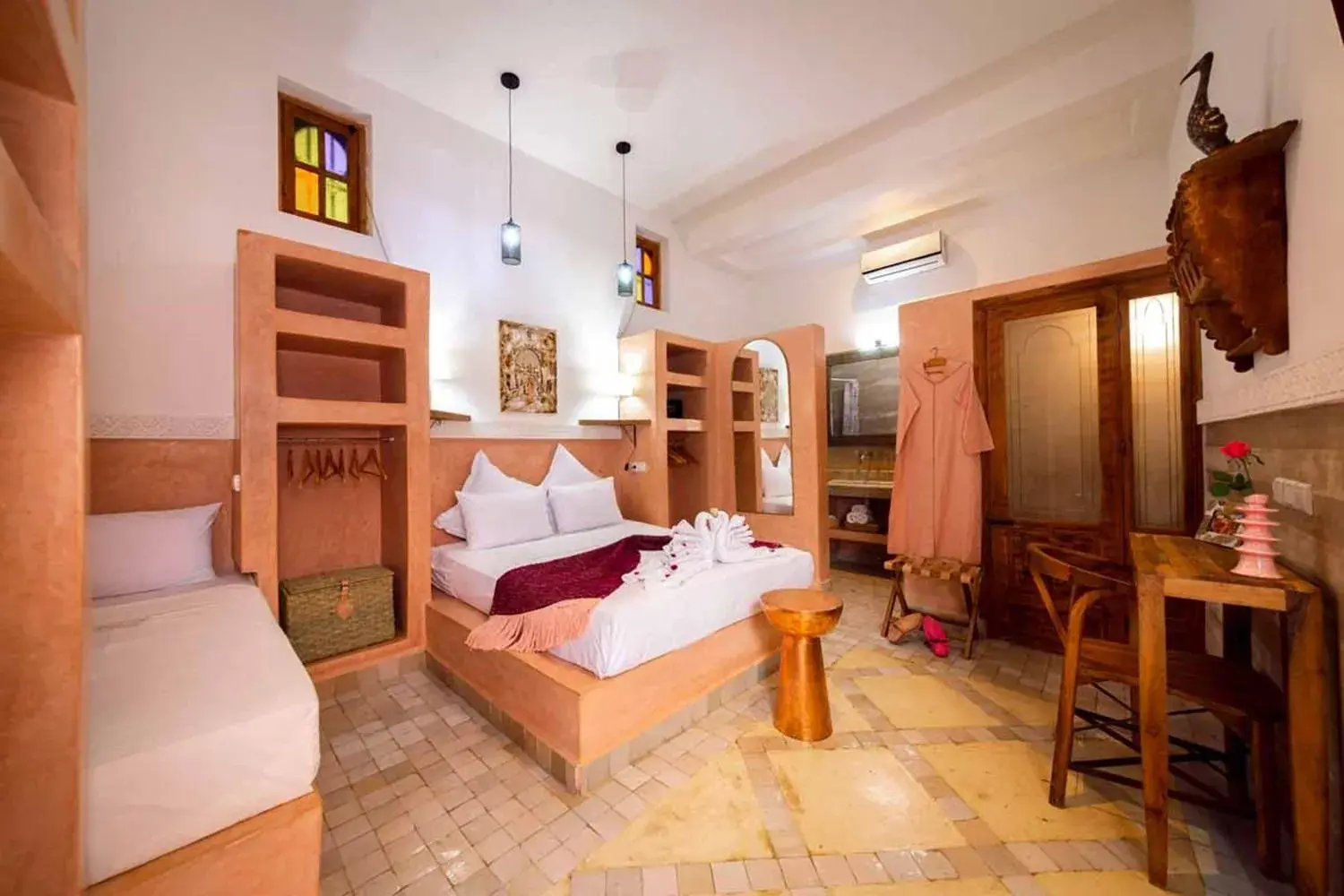 Photo of the whole room, Bed in Riad Ambre et Jasmin Photo of the whole room, Bed in Riad Ambre et Jasmin