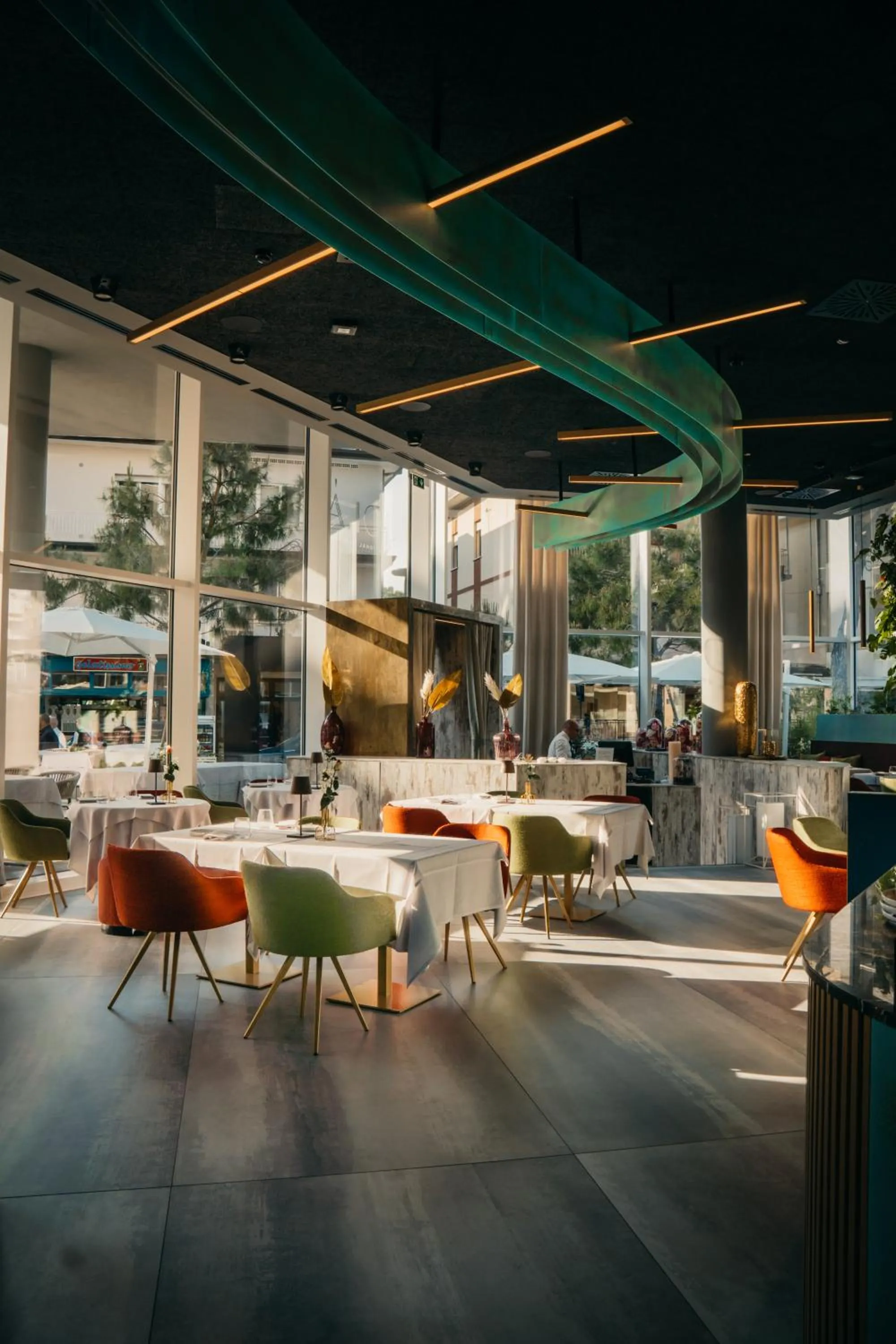 Restaurant/places to eat in J44 Lifestyle Hotel