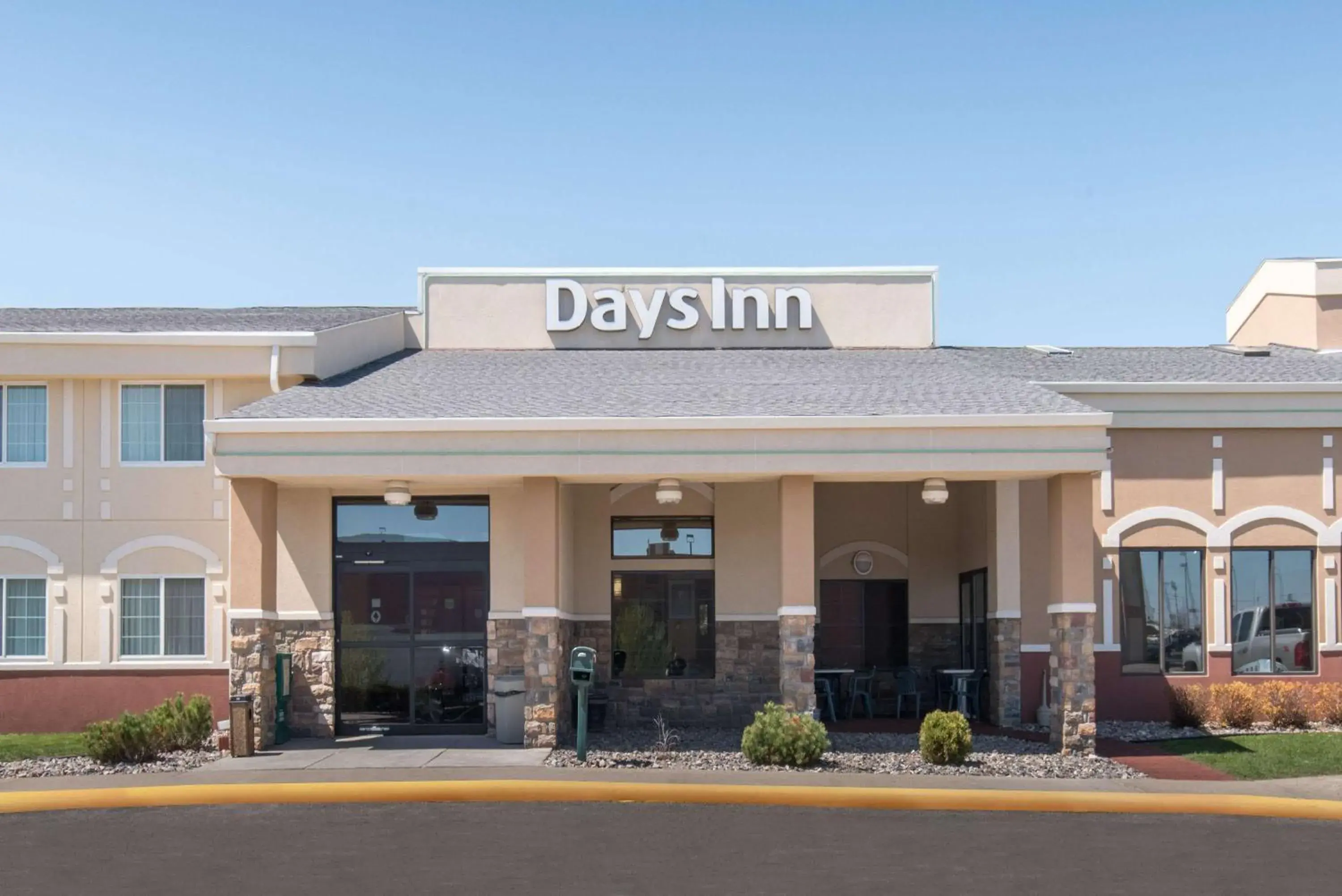 Property building in Days Inn by Wyndham Minot Property building in Days Inn by Wyndham Minot
