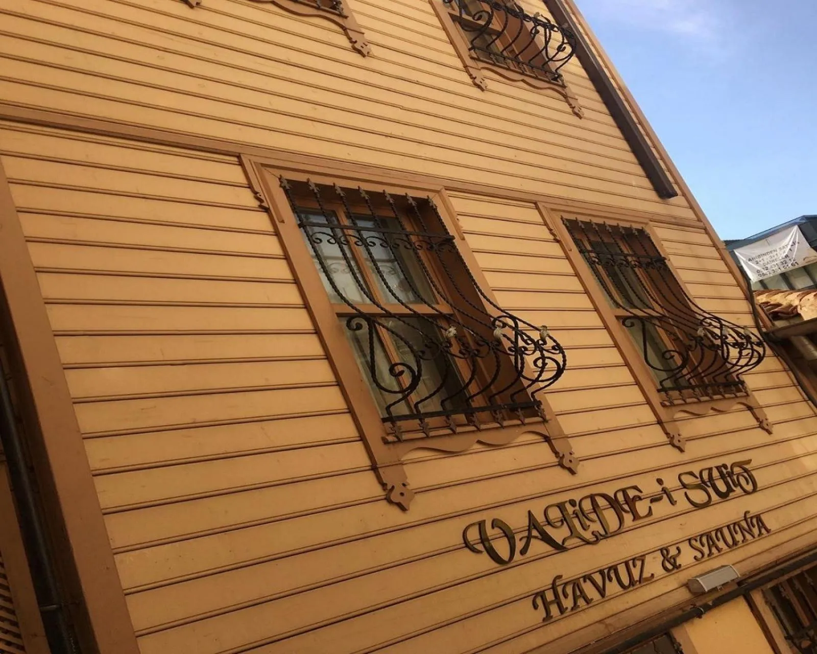 Property building in Valide i Suit