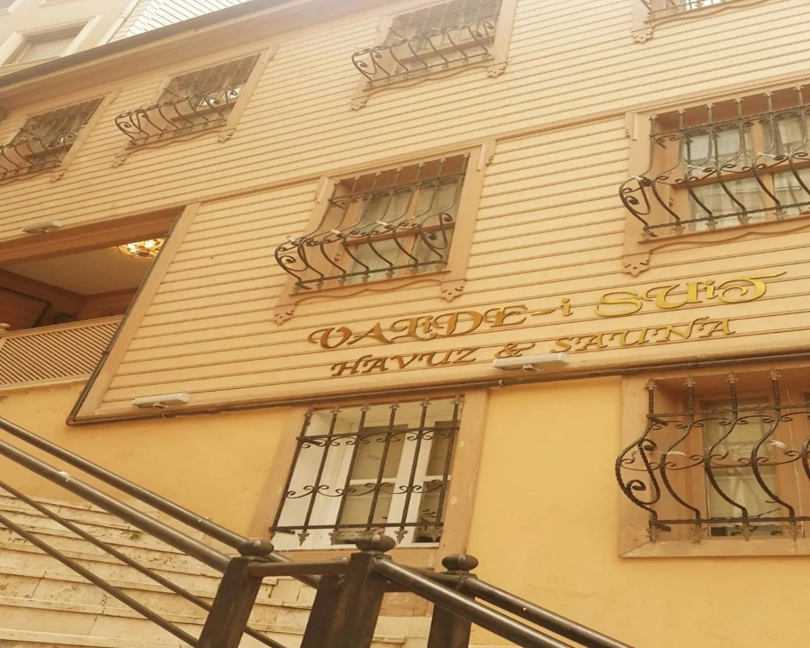 Property Building in Valide i Suit