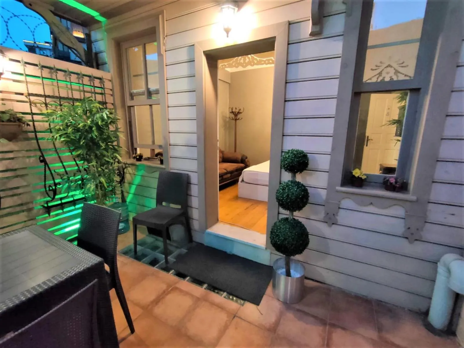 Patio in Valide i Suit