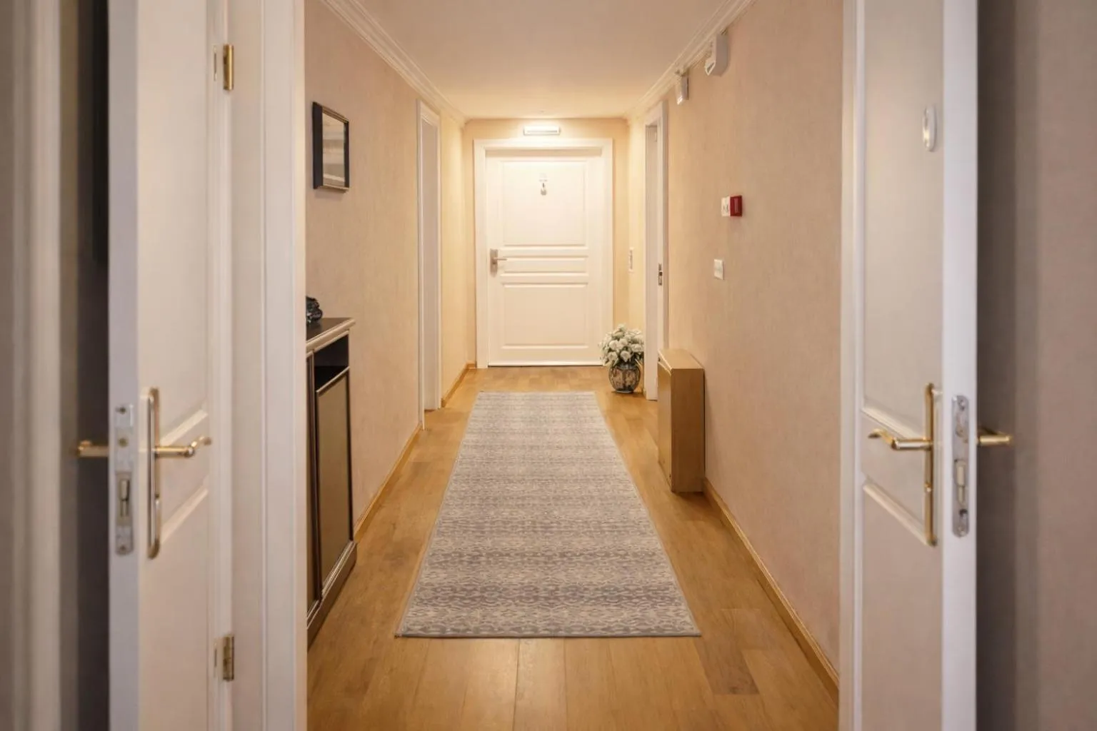 Decorative detail in valide-maide hotel