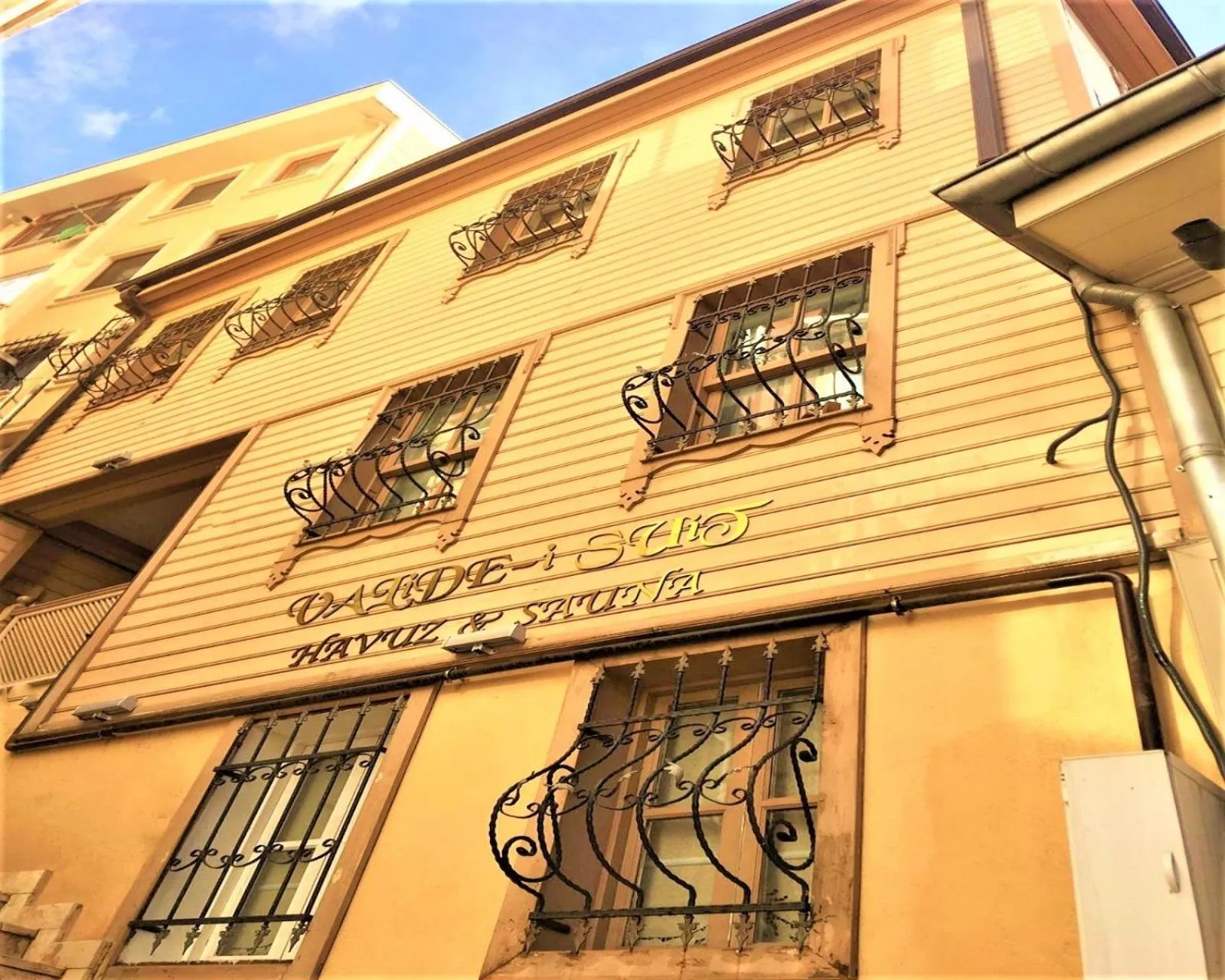 Property Building in Valide i Suit