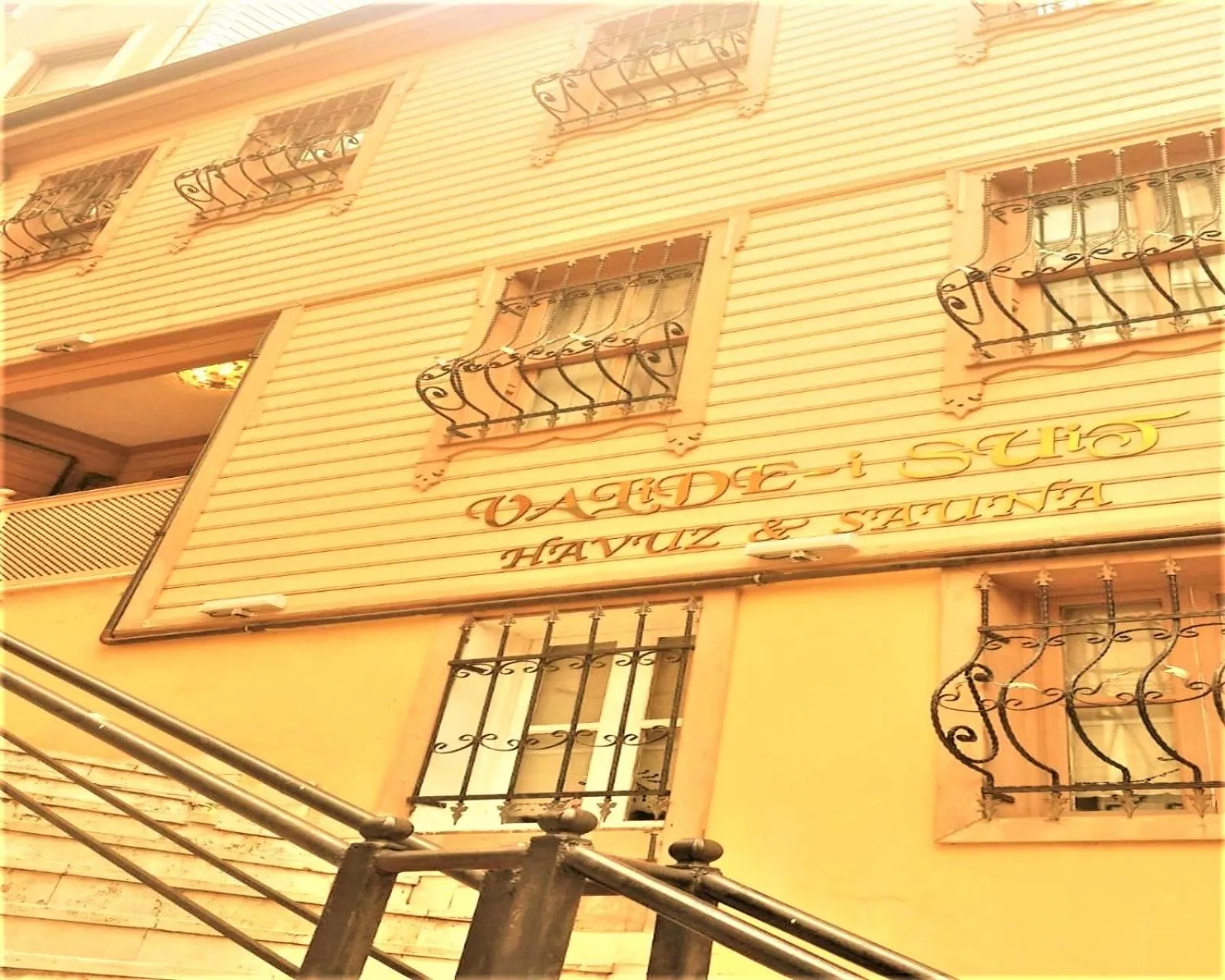 Property building in Valide i Suit