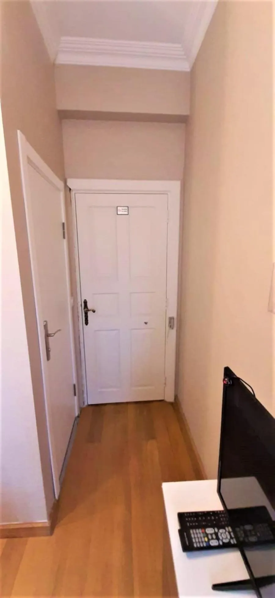 TV and multimedia, TV/Entertainment Center in Valide i Suit