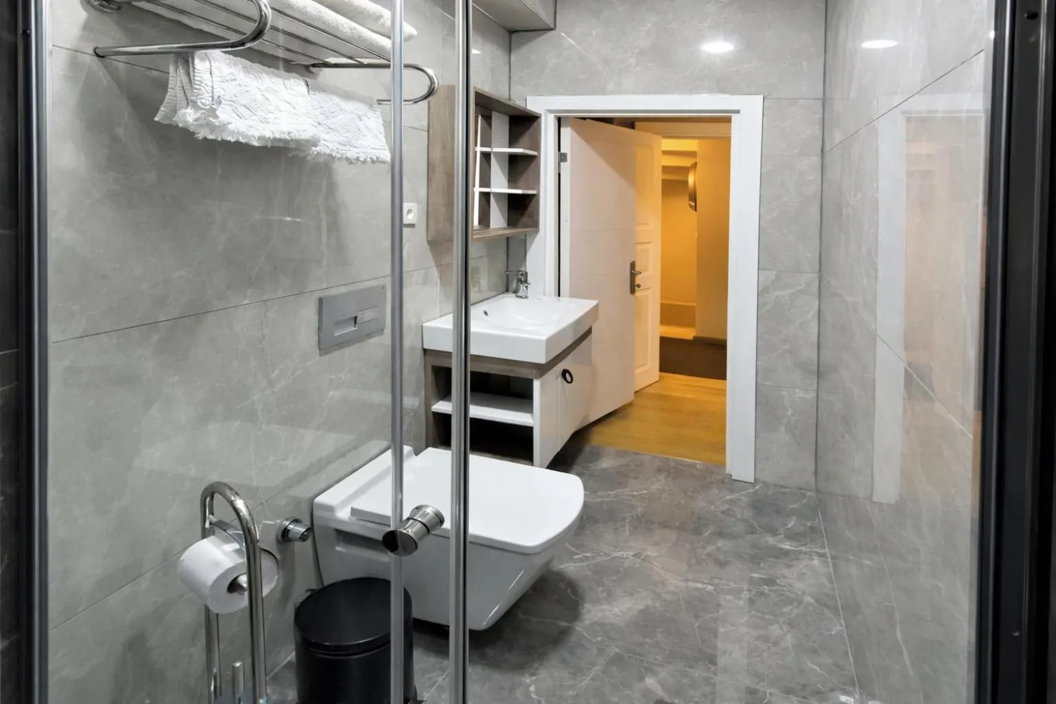 Bathroom in valide-maide hotel