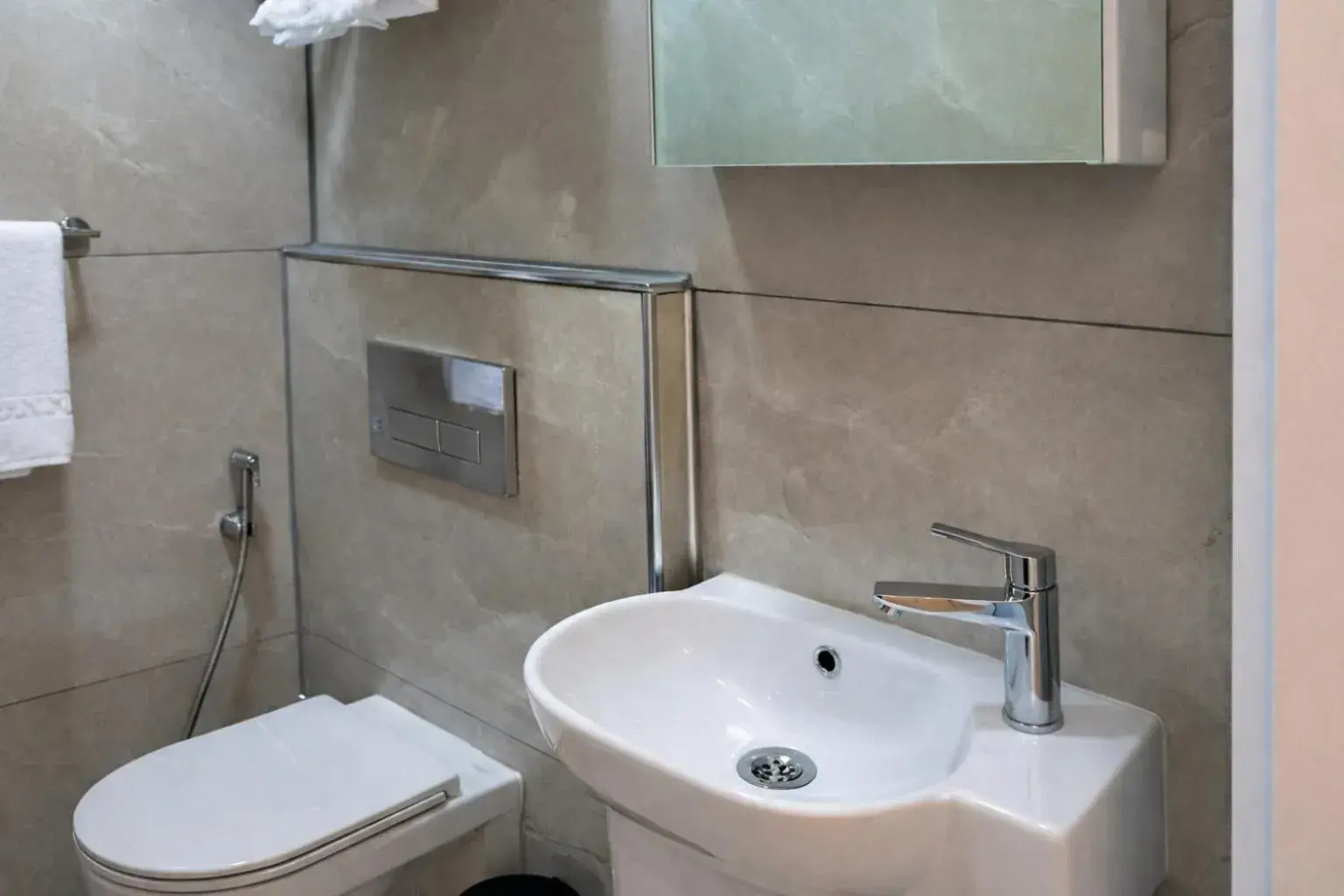 Comfort Triple Room with Shower in valide-maide hotel Comfort Triple Room with Shower in valide-maide hotel