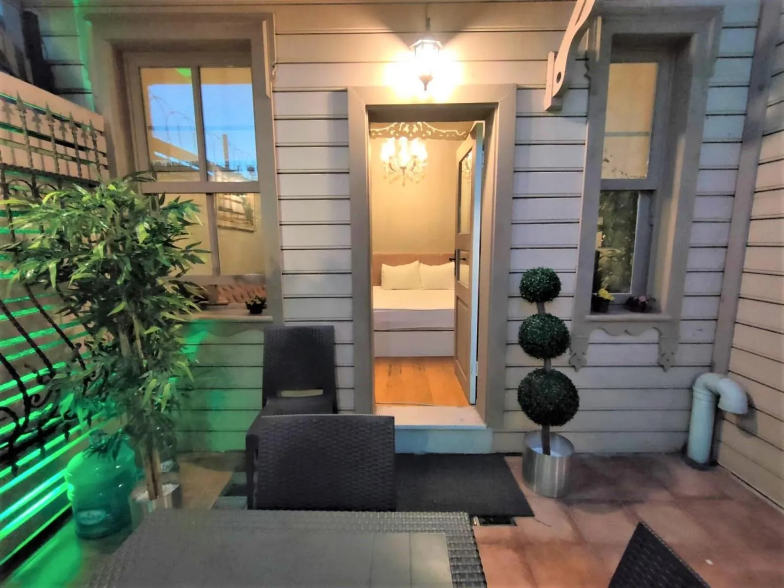 Seating area in Valide i Suit