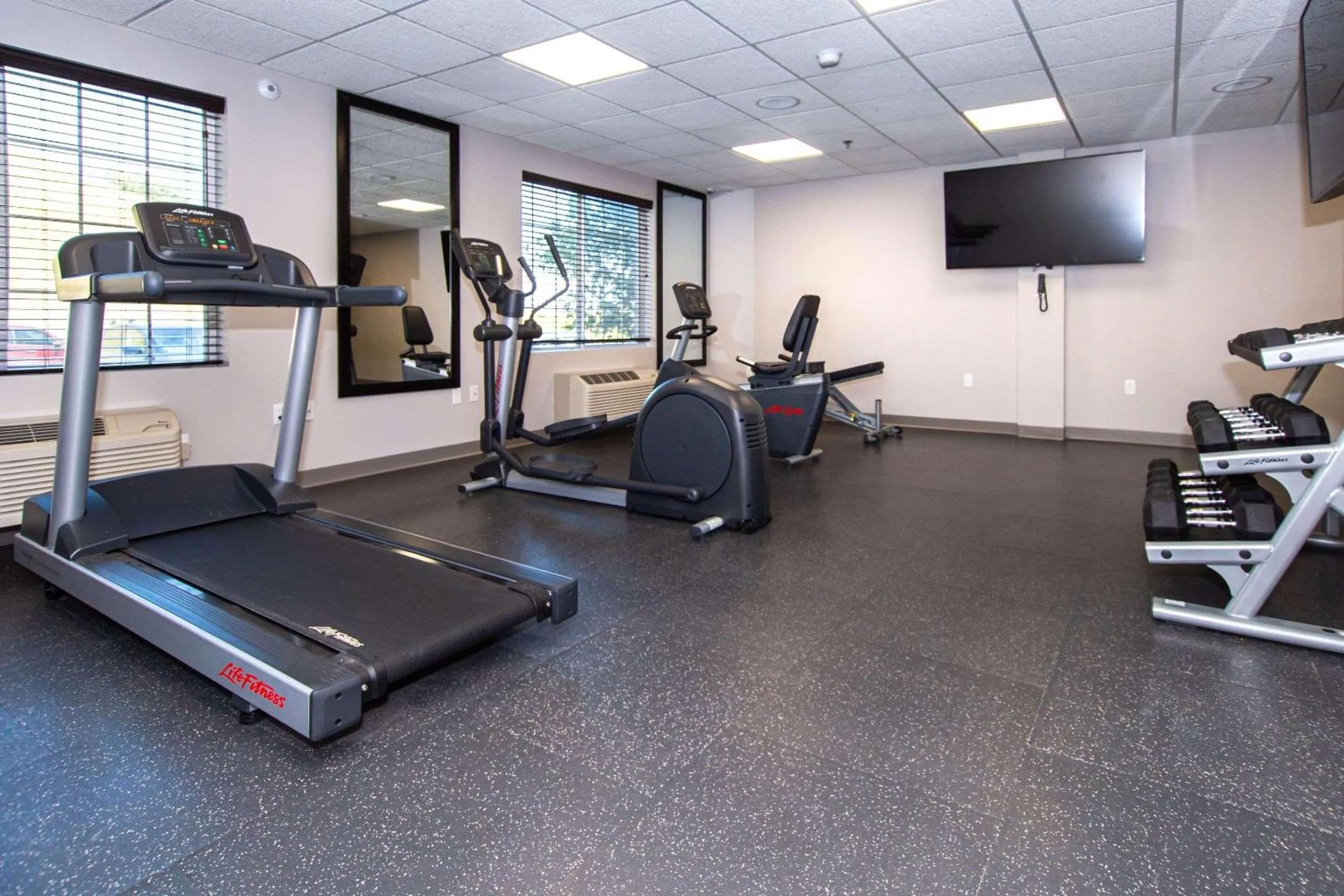 Fitness centre/facilities in Country Inn & Suites by Radisson, Rapid City, SD