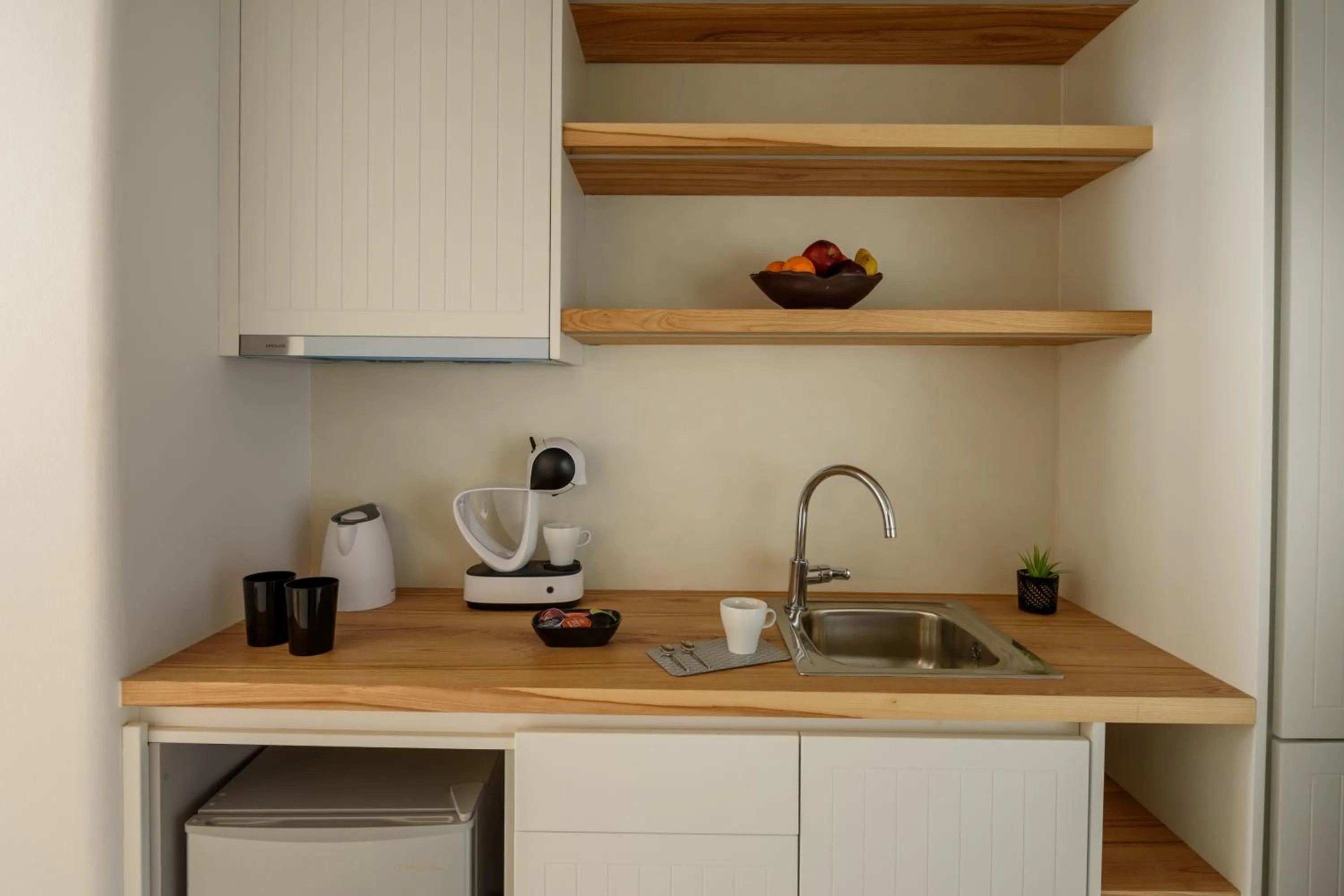 Coffee/tea facilities in The Summit of Mykonos