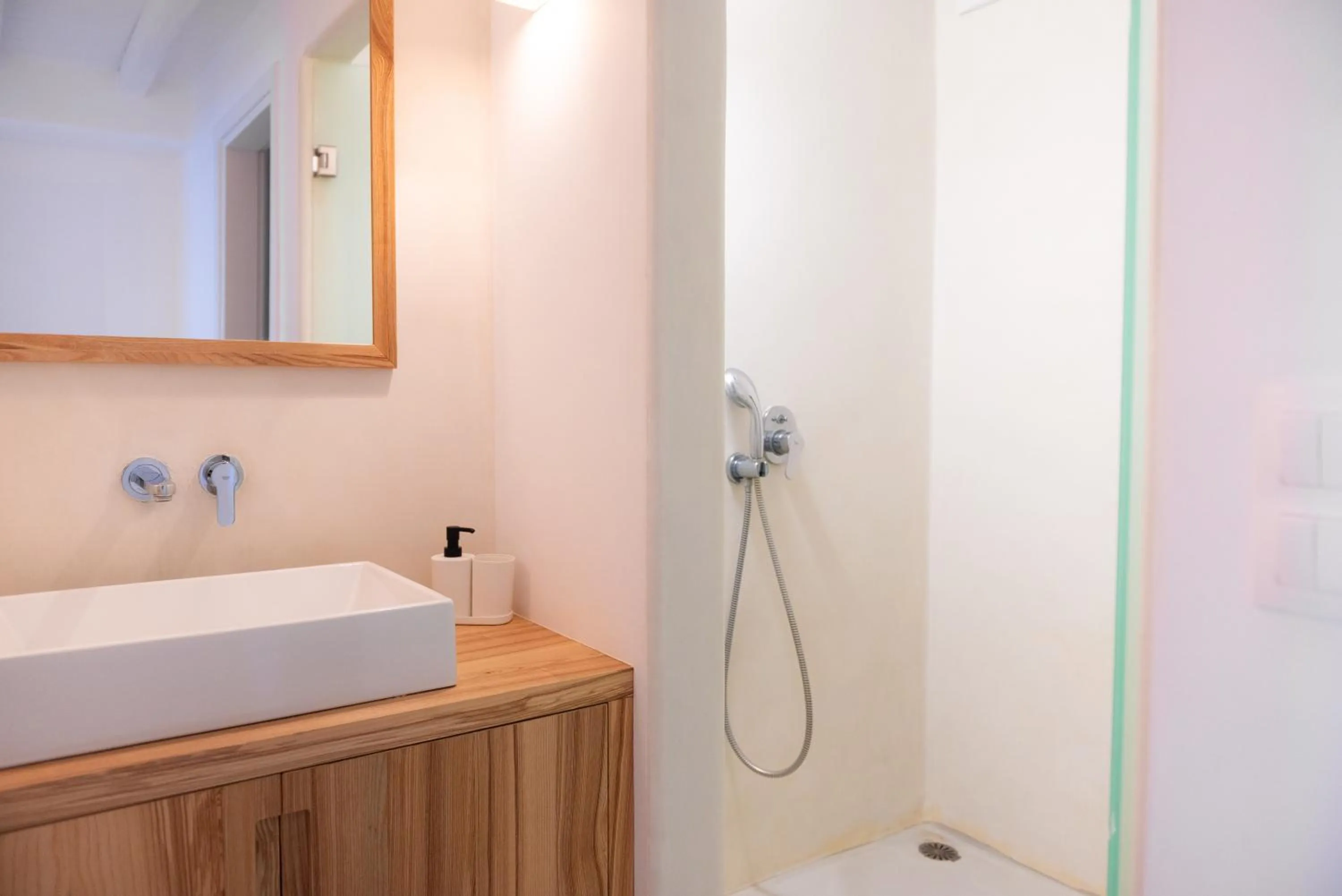 Shower in The Summit of Mykonos