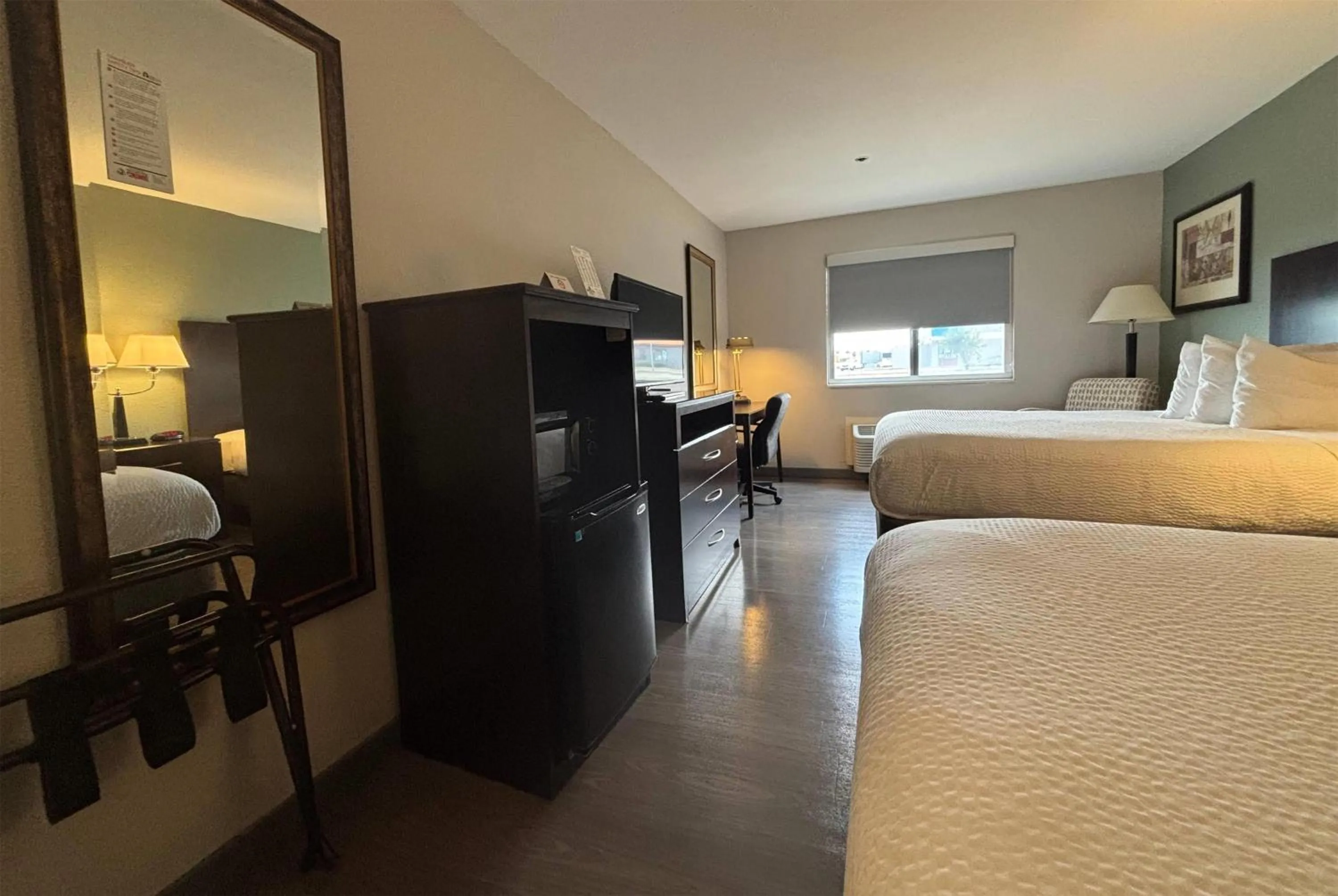 Photo of the whole room, Bed in Baymont by Wyndham Tuscola