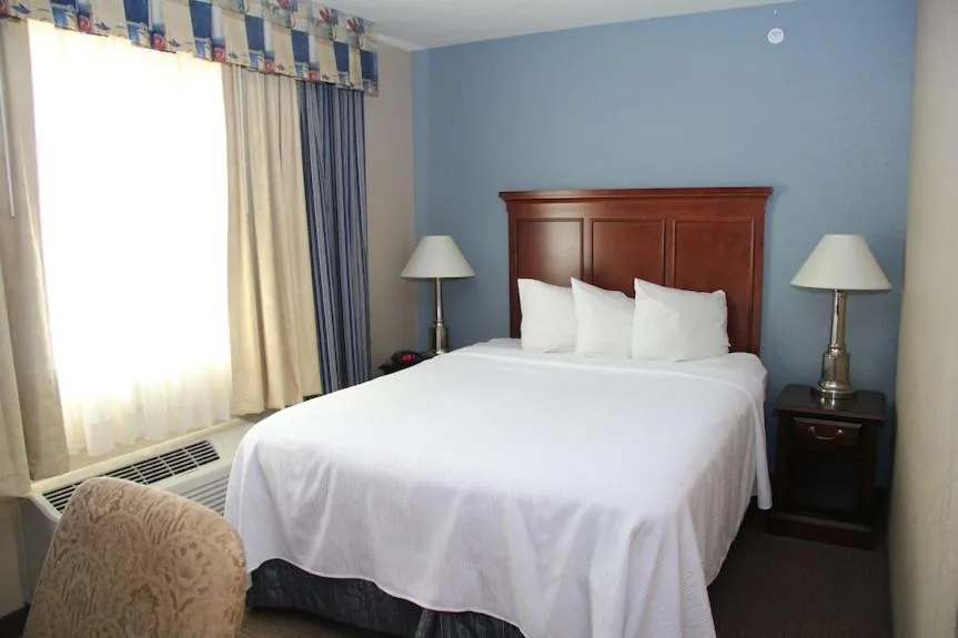 Bed in Green Acres Hotel