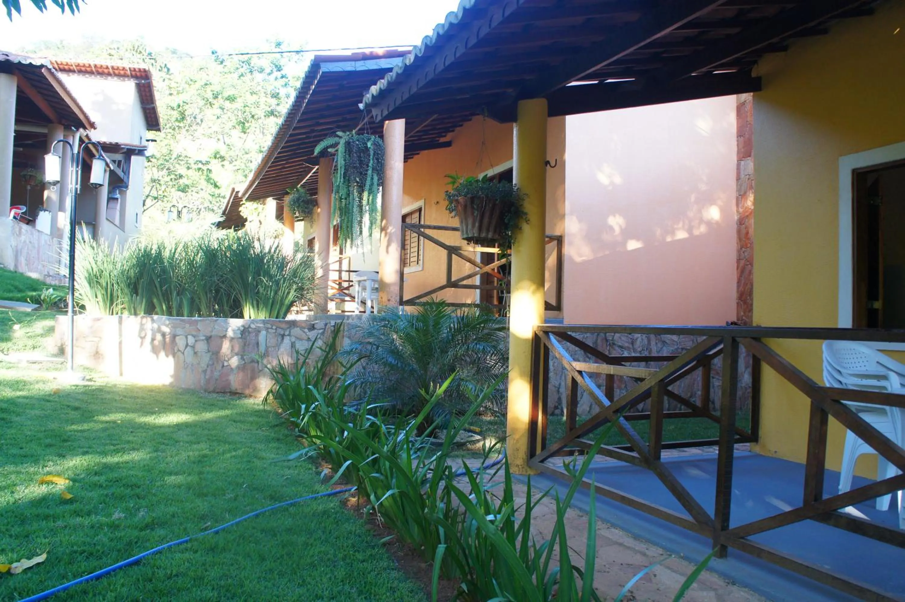 HOTEL CANTINHO DAS FLORES