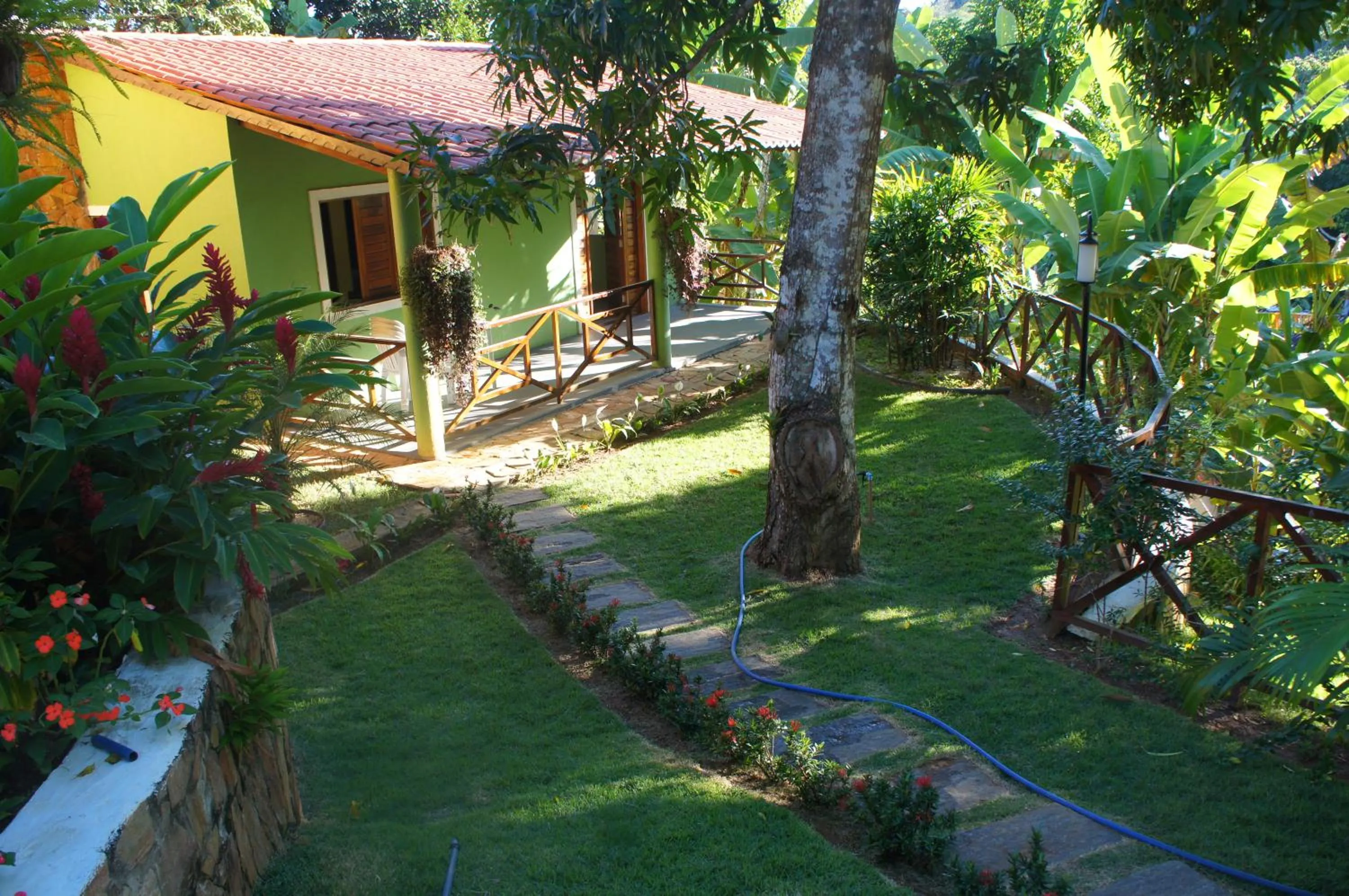 HOTEL CANTINHO DAS FLORES