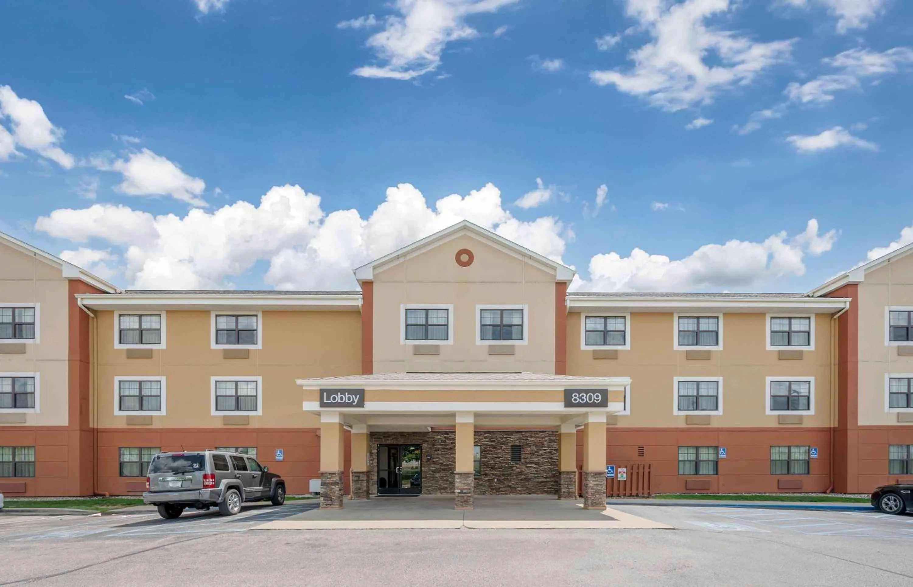 Property building in Extended Stay America Suites - Fort Wayne - South