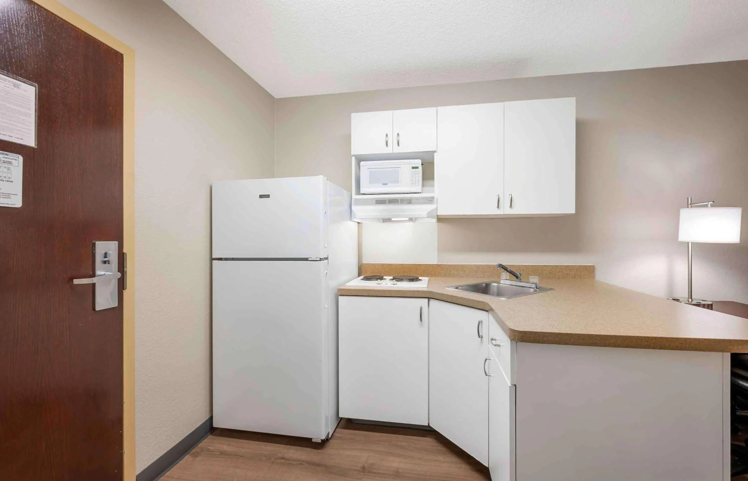 Kitchen or kitchenette in Extended Stay America Suites - Fort Wayne - South