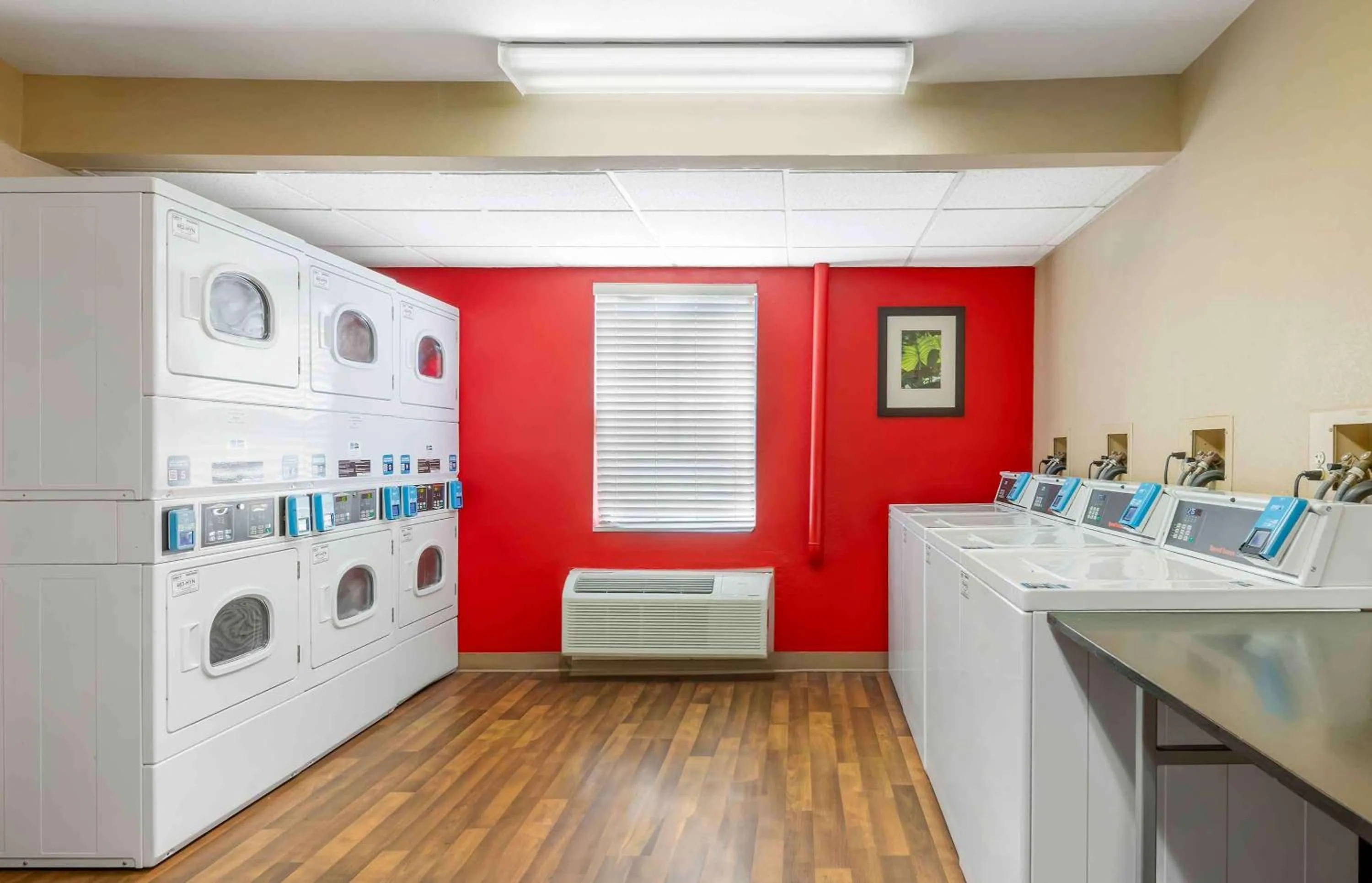 Property building in Extended Stay America Suites - Fort Wayne - South