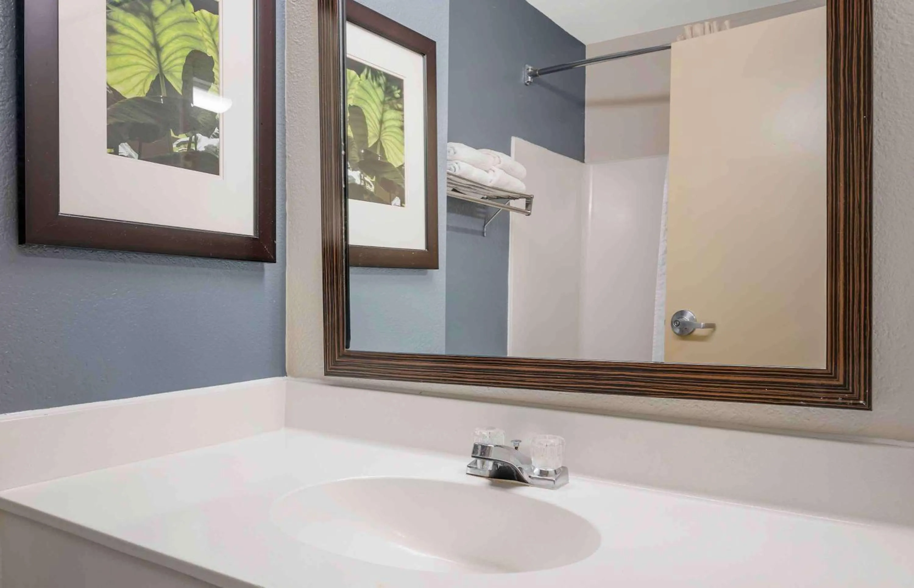 Bathroom in Extended Stay America Suites - Fort Wayne - South