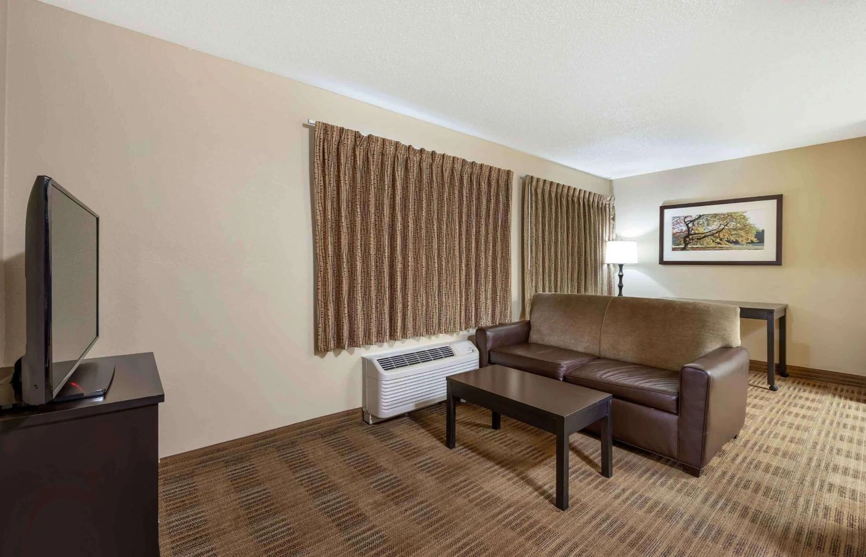 Bedroom in Extended Stay America Suites - Indianapolis - West 86th St