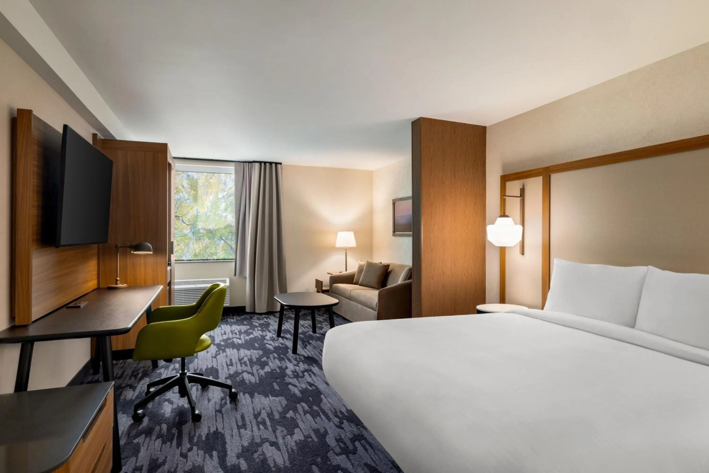 Photo of the whole room, Bed in Fairfield by Marriott Inn & Suites Madison South