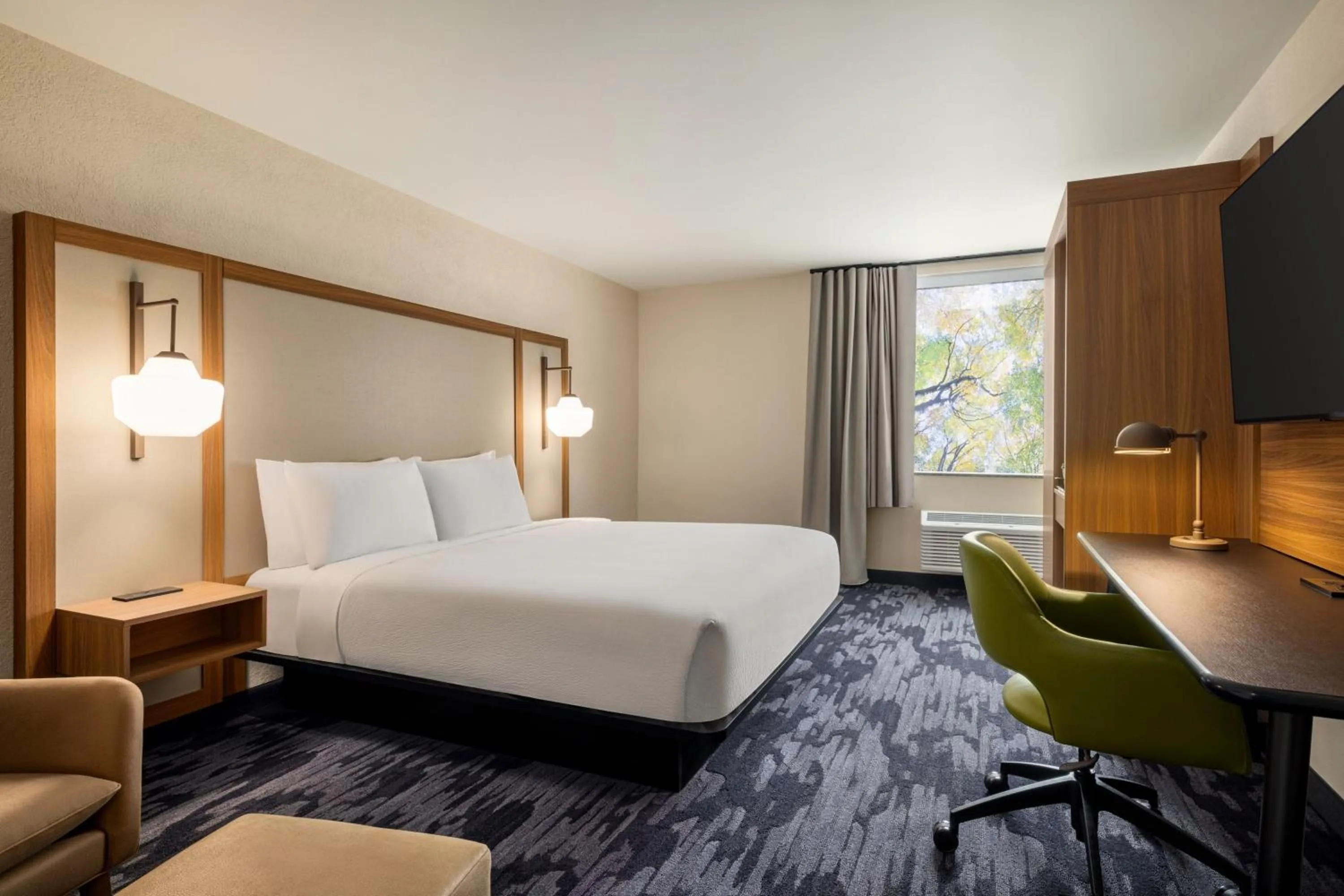 Photo of the whole room, Bed in Fairfield by Marriott Inn & Suites Madison South