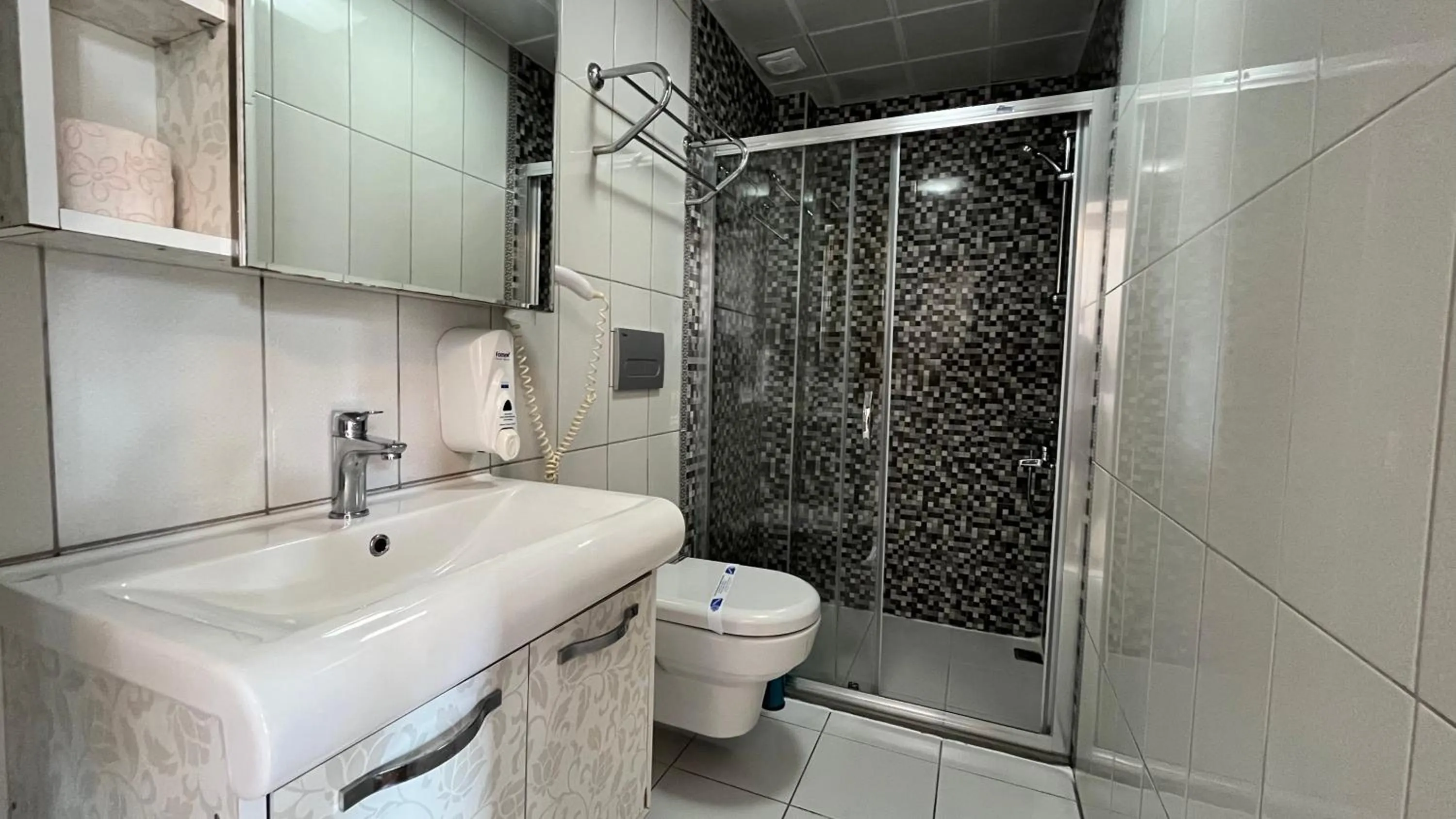 Shower in MANDALİN AKYAKA
