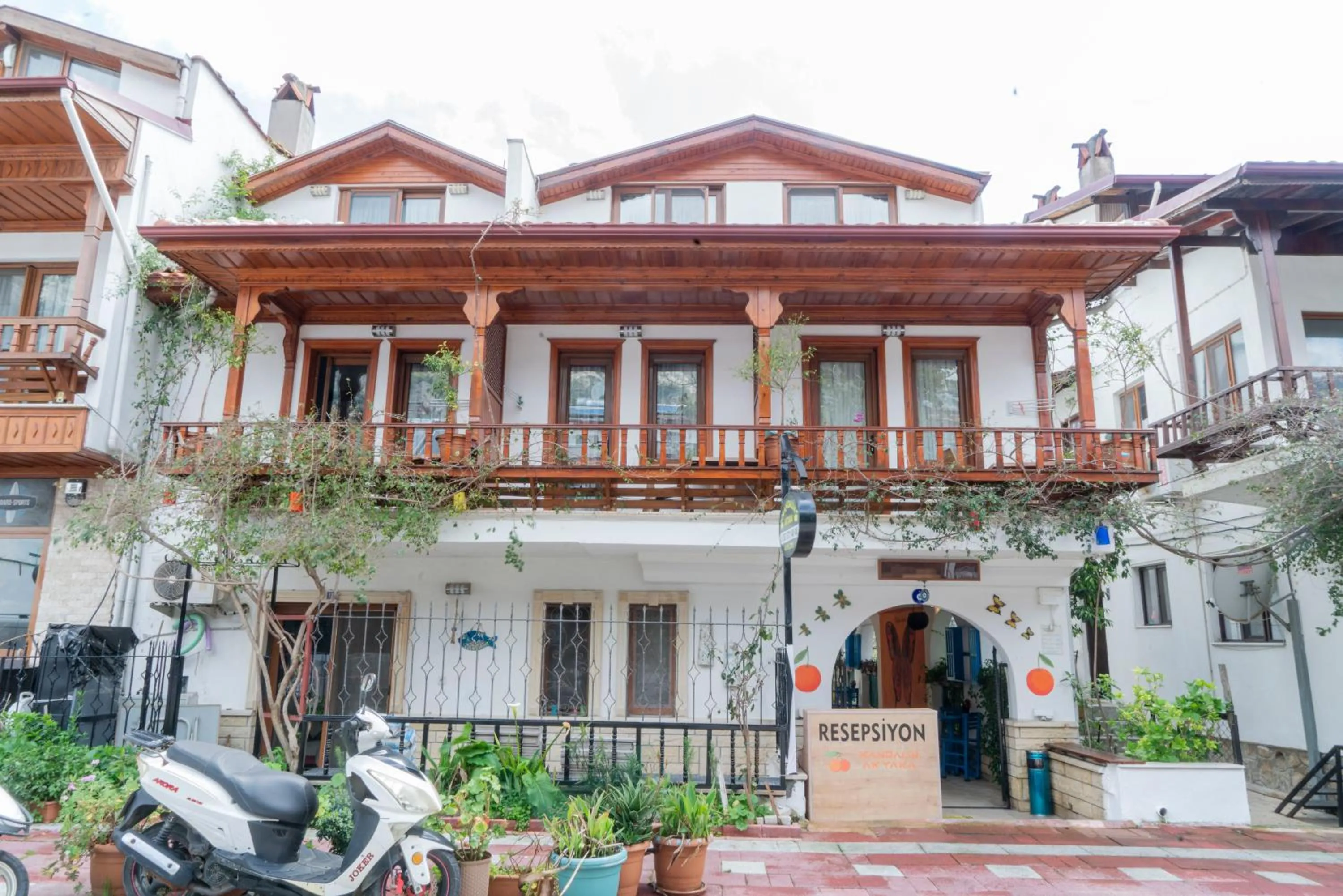 Facade/entrance in MANDALİN AKYAKA