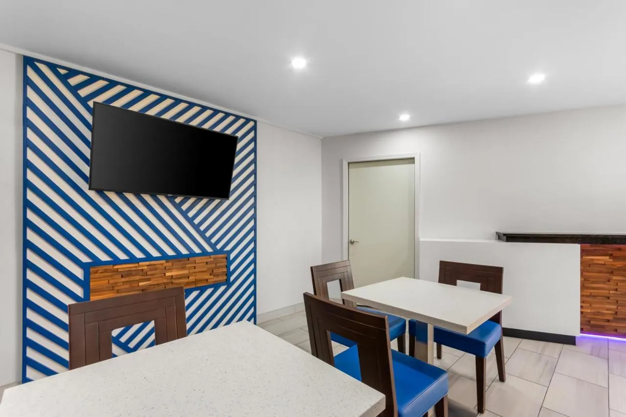 Days Inn by Wyndham Indianapolis East Post Road