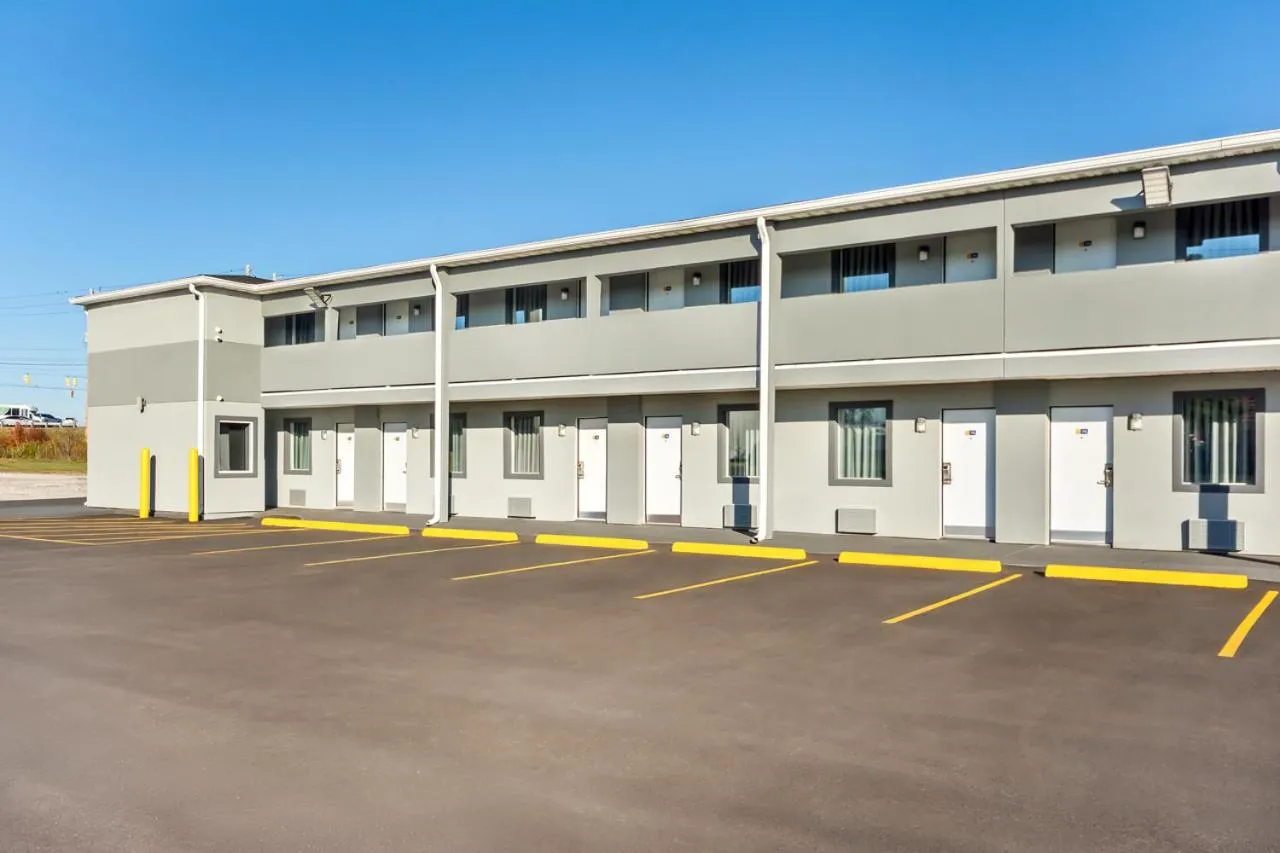 Days Inn by Wyndham Indianapolis East Post Road