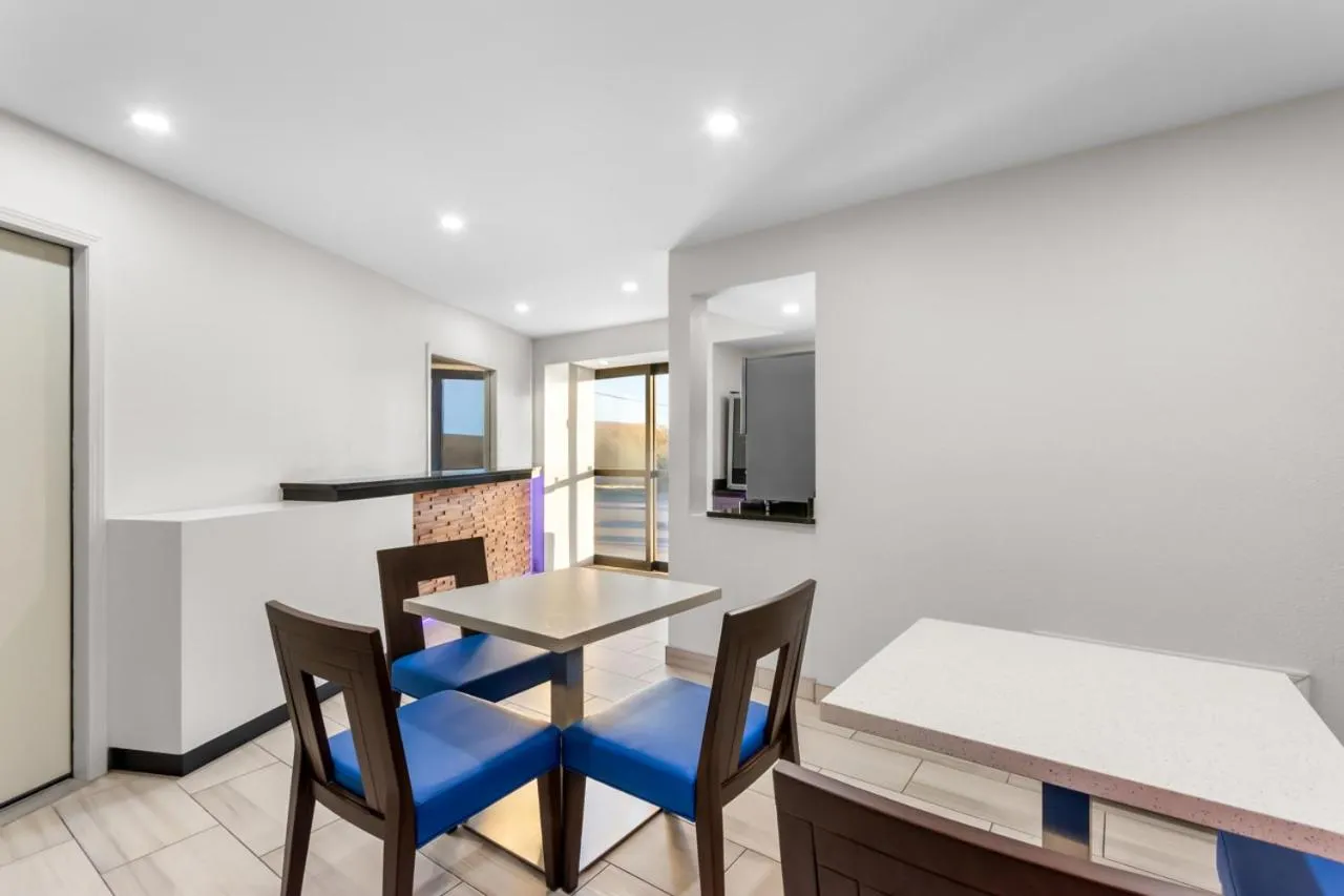 Days Inn by Wyndham Indianapolis East Post Road