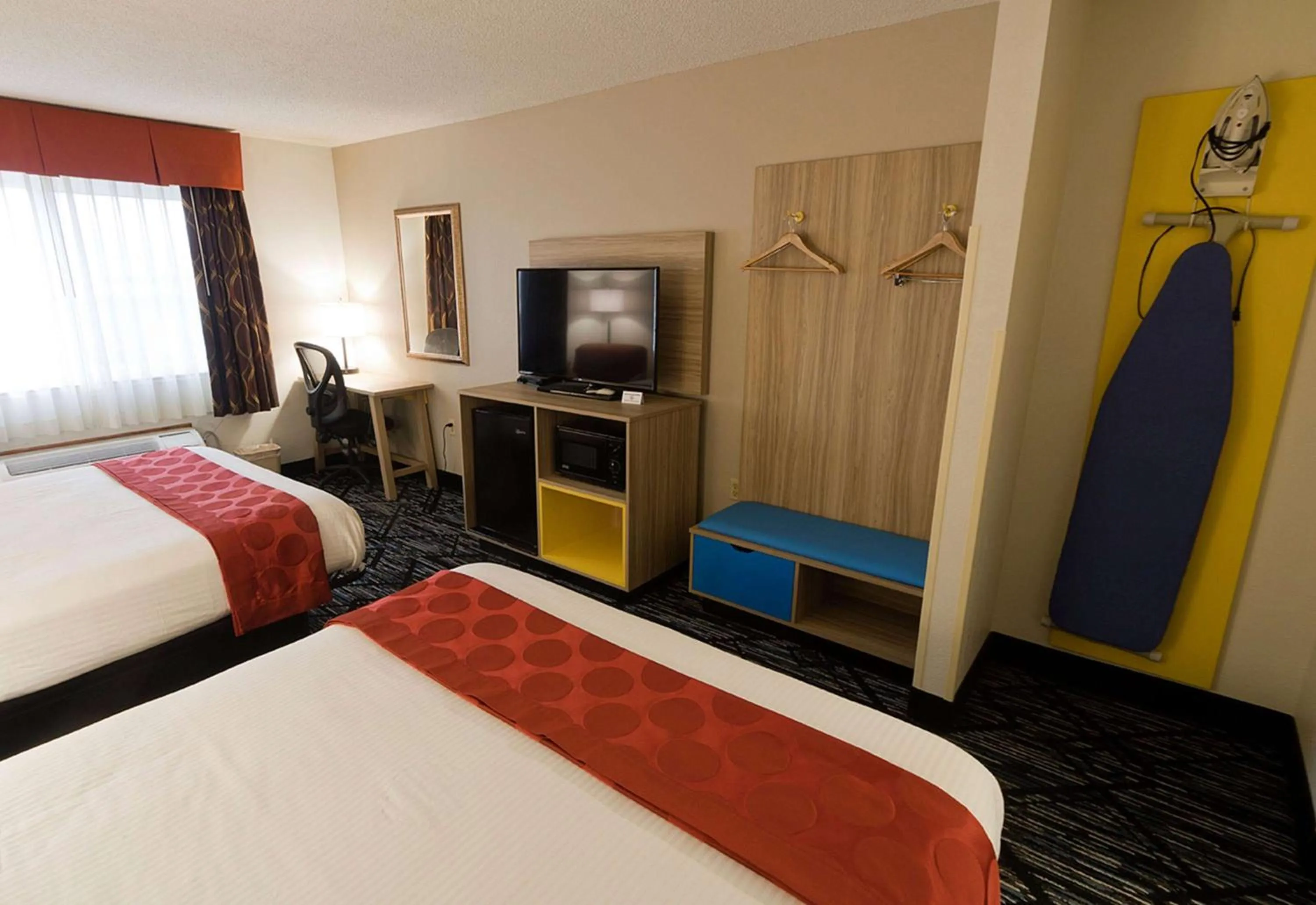 Photo of the whole room, Bed in Ramada Limited Decatur