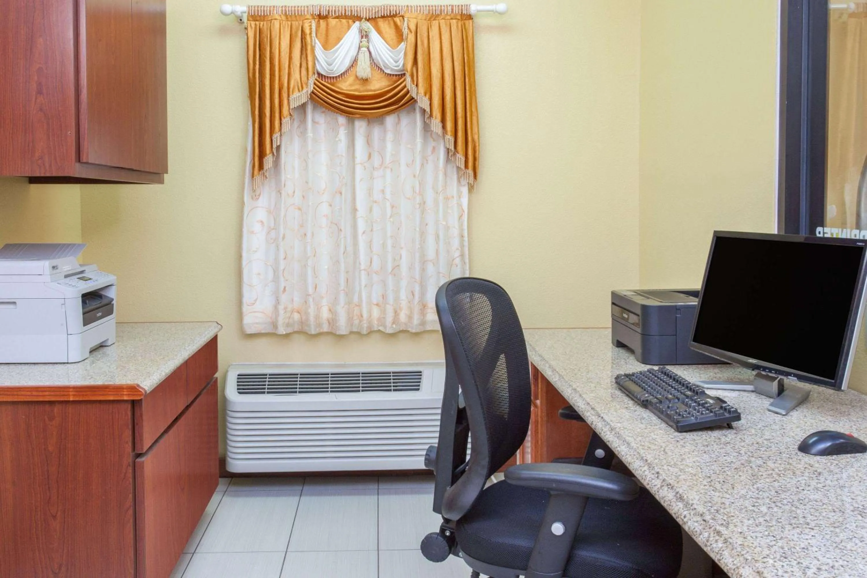 Business facilities in Ramada Limited Decatur