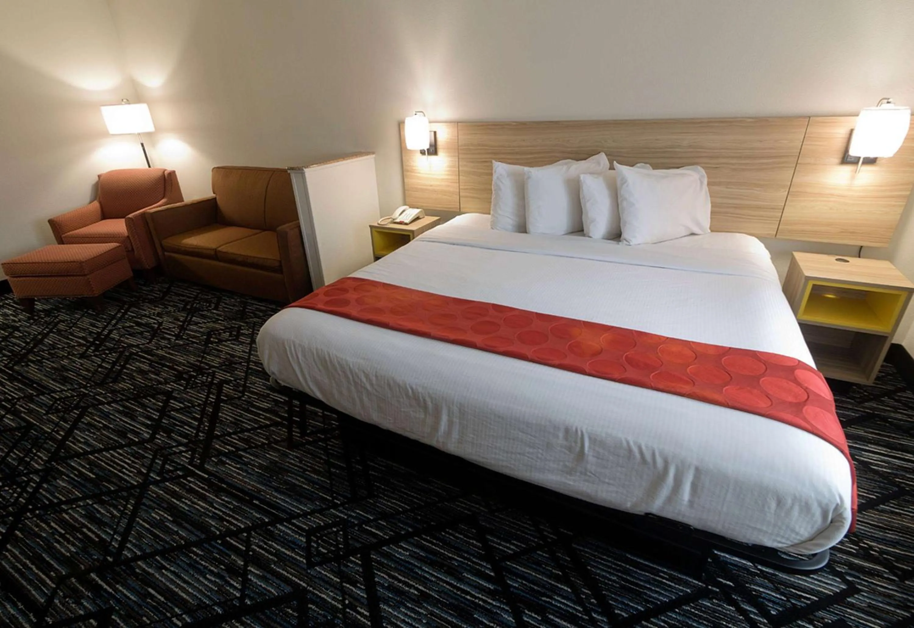 Photo of the whole room, Bed in Ramada Limited Decatur