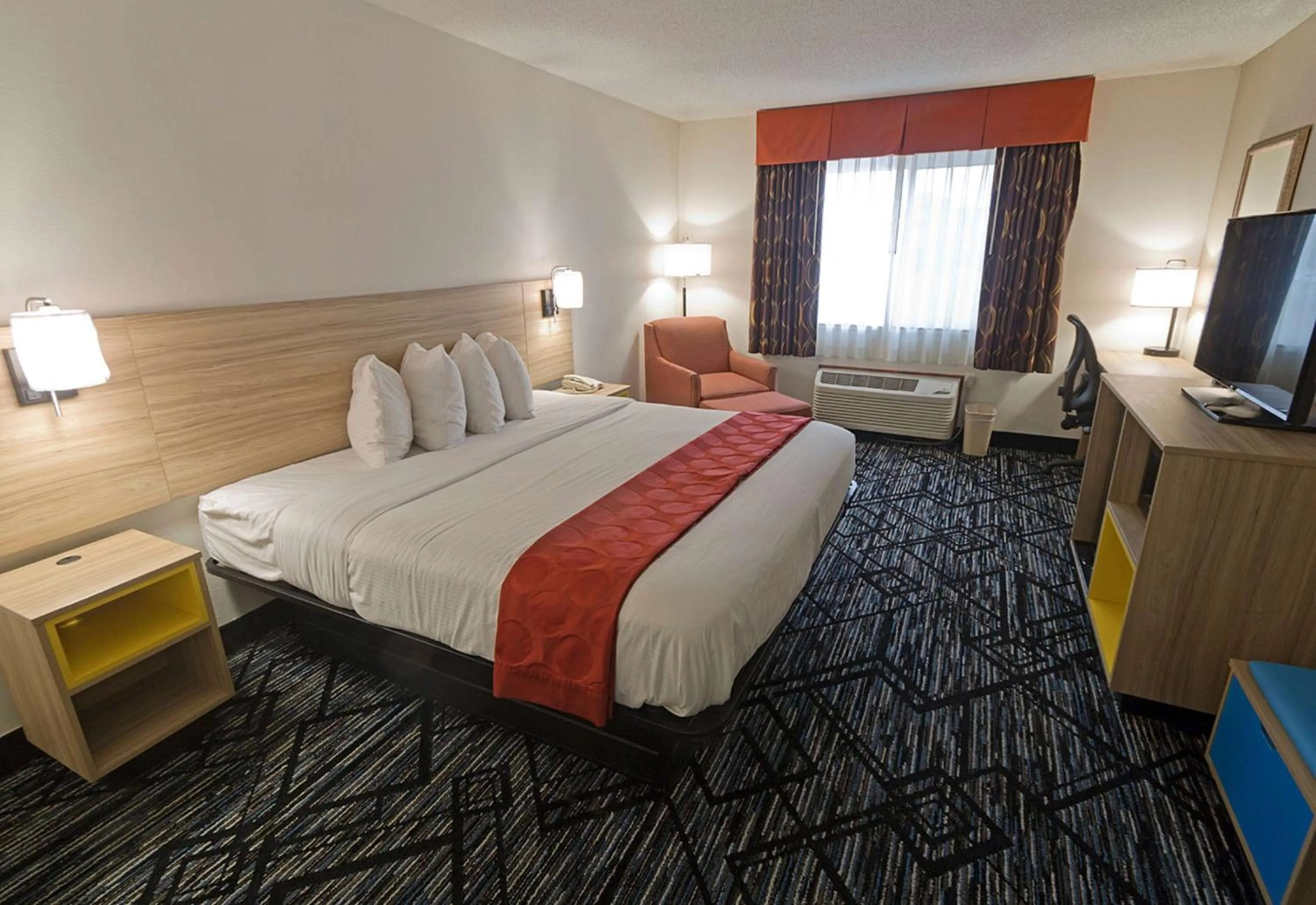Photo of the whole room, Bed in Ramada Limited Decatur