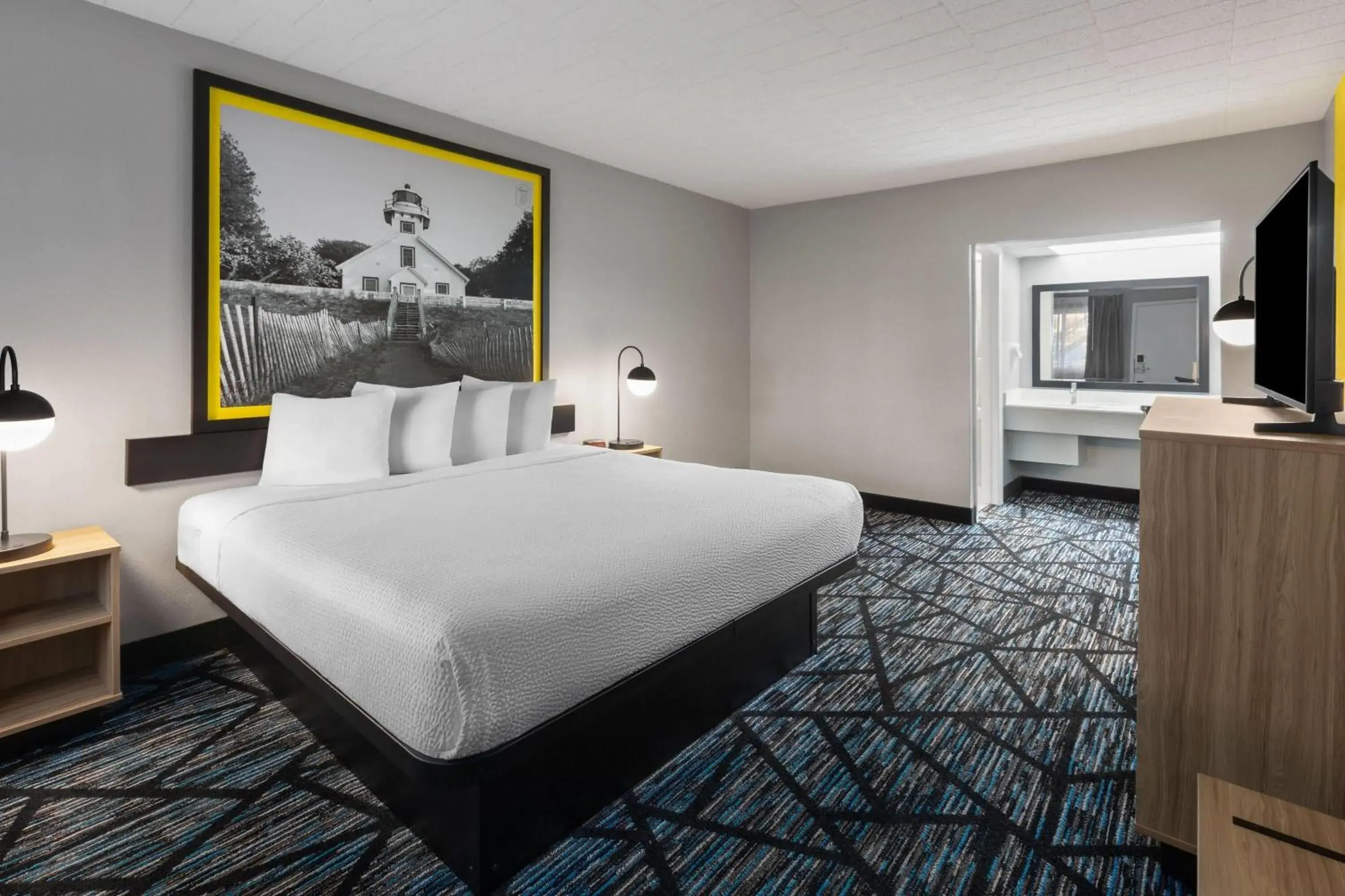 Photo of the whole room, Bed in Super 8 by Wyndham Traverse City Photo of the whole room, Bed in Super 8 by Wyndham Traverse City