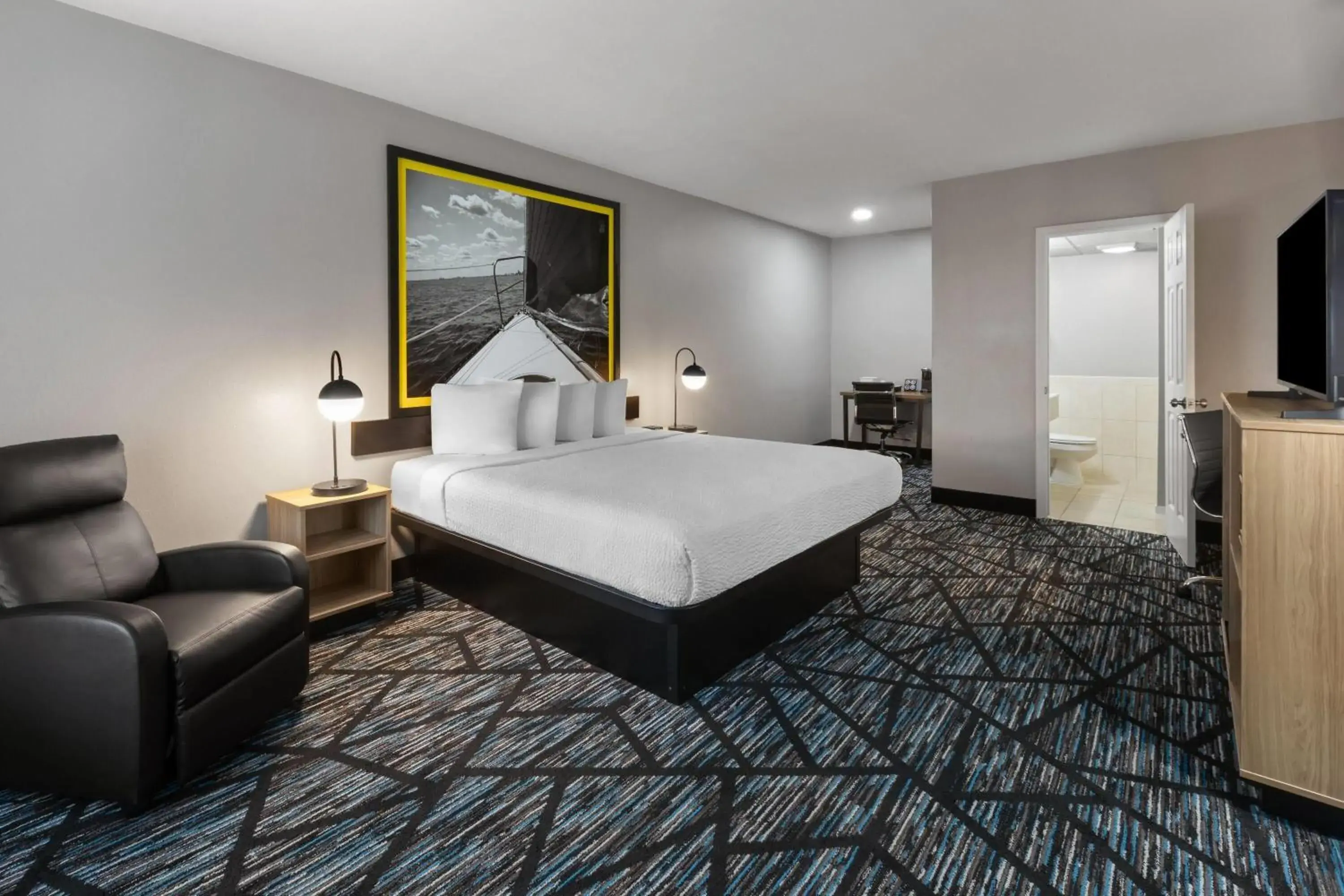 Photo of the whole room, Bed in Super 8 by Wyndham Traverse City Photo of the whole room, Bed in Super 8 by Wyndham Traverse City