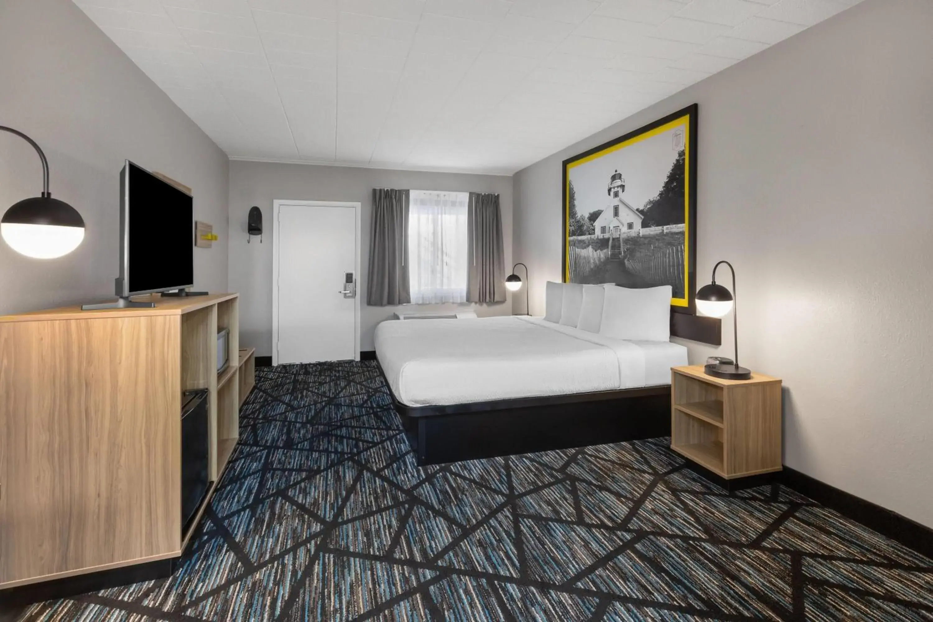 Photo of the whole room, Bed in Super 8 by Wyndham Traverse City Photo of the whole room, Bed in Super 8 by Wyndham Traverse City