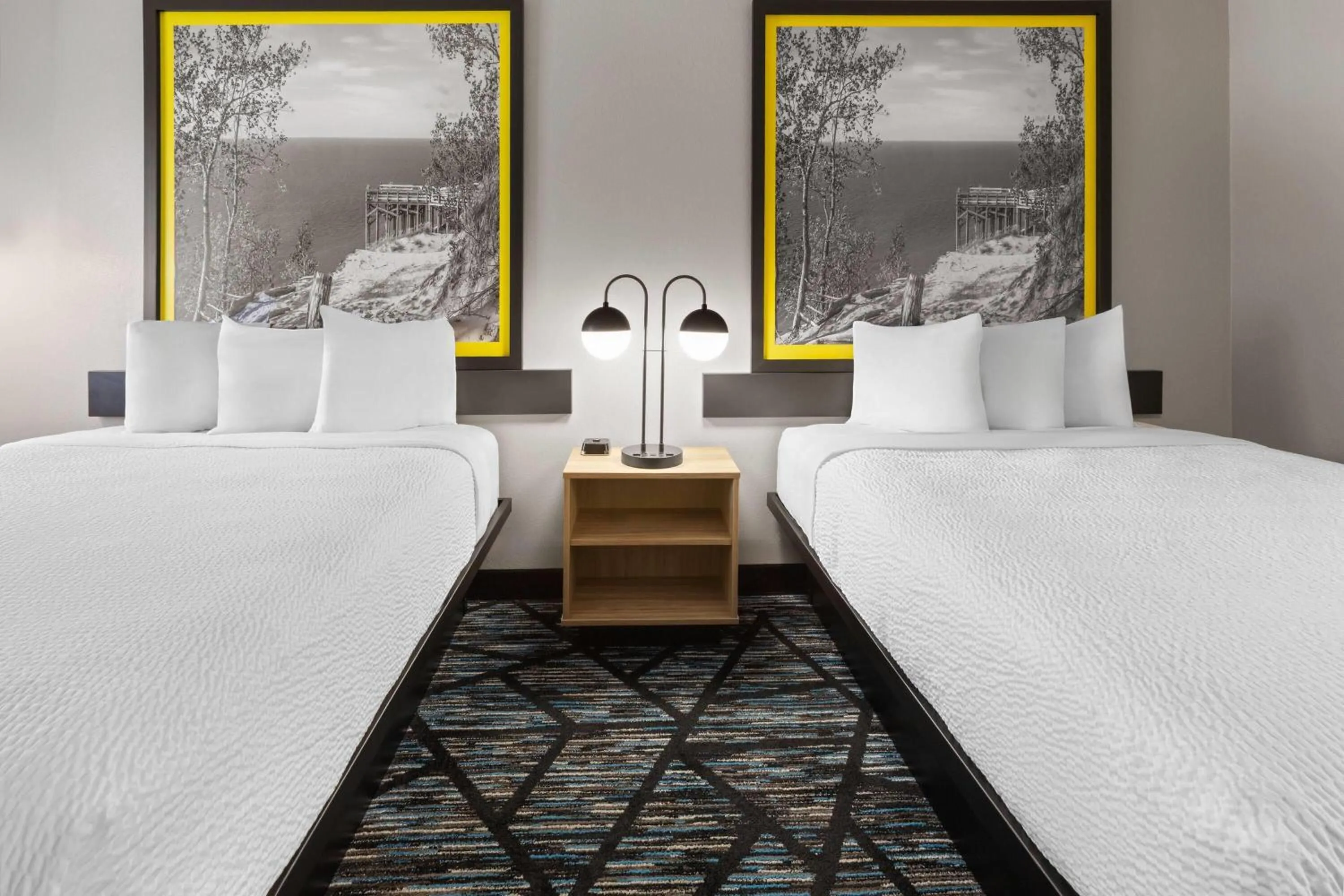 Photo of the whole room, Bed in Super 8 by Wyndham Traverse City