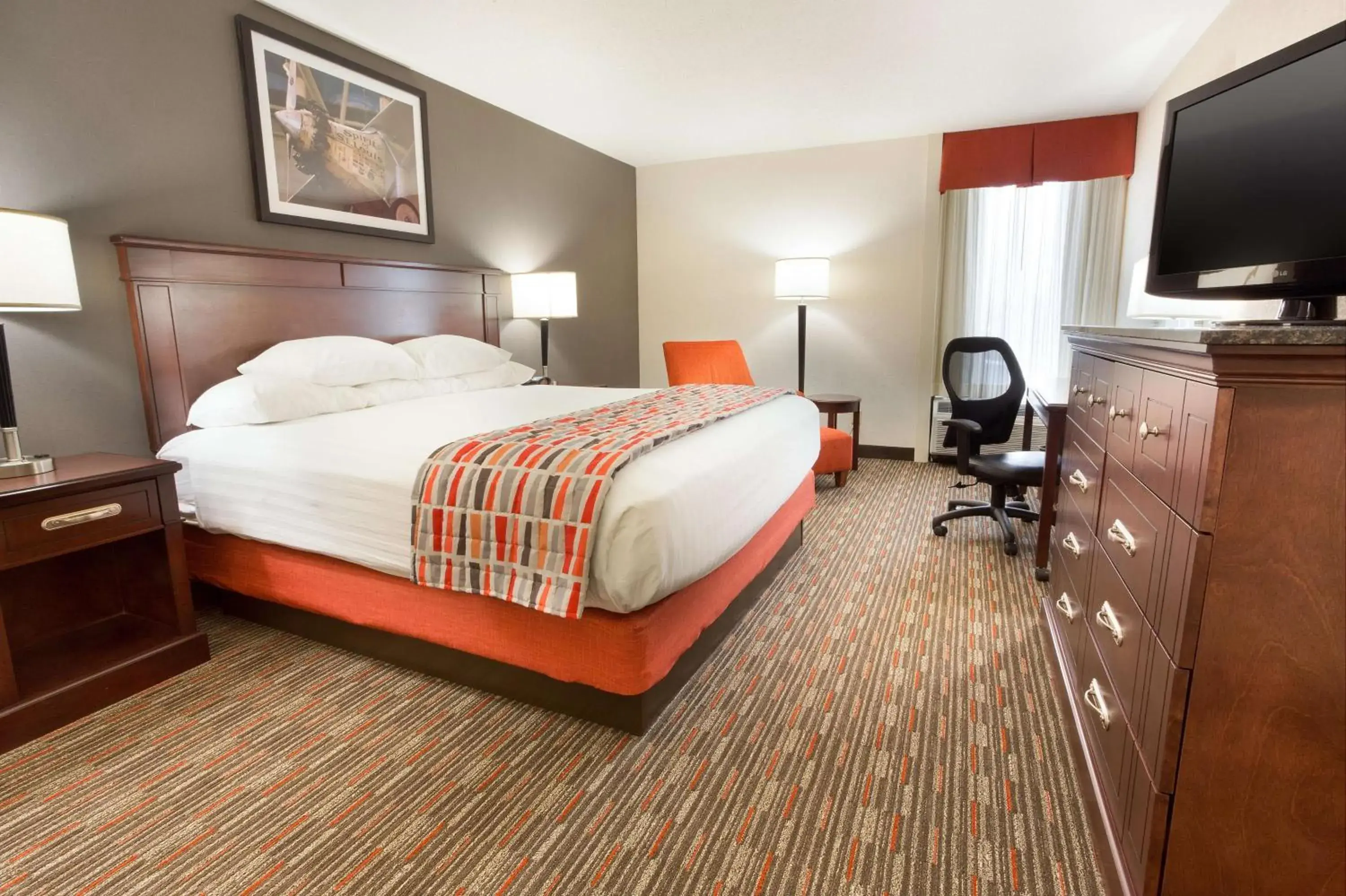 Deluxe King Room in Drury Inn & Suites St. Louis Airport Deluxe King Room in Drury Inn & Suites St. Louis Airport