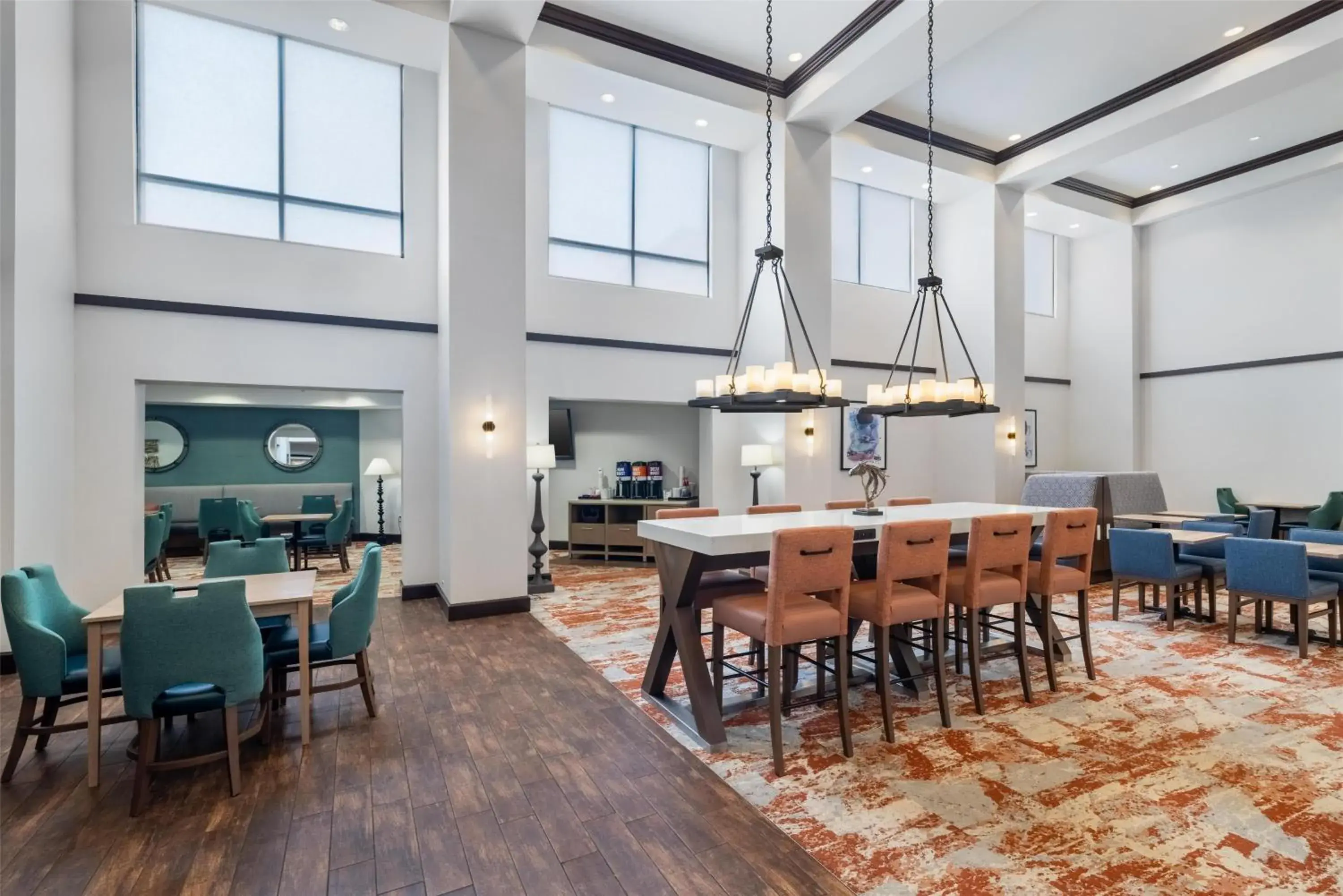 Breakfast in Hampton Inn & Suites I-35/Mulvane Breakfast in Hampton Inn & Suites I-35/Mulvane